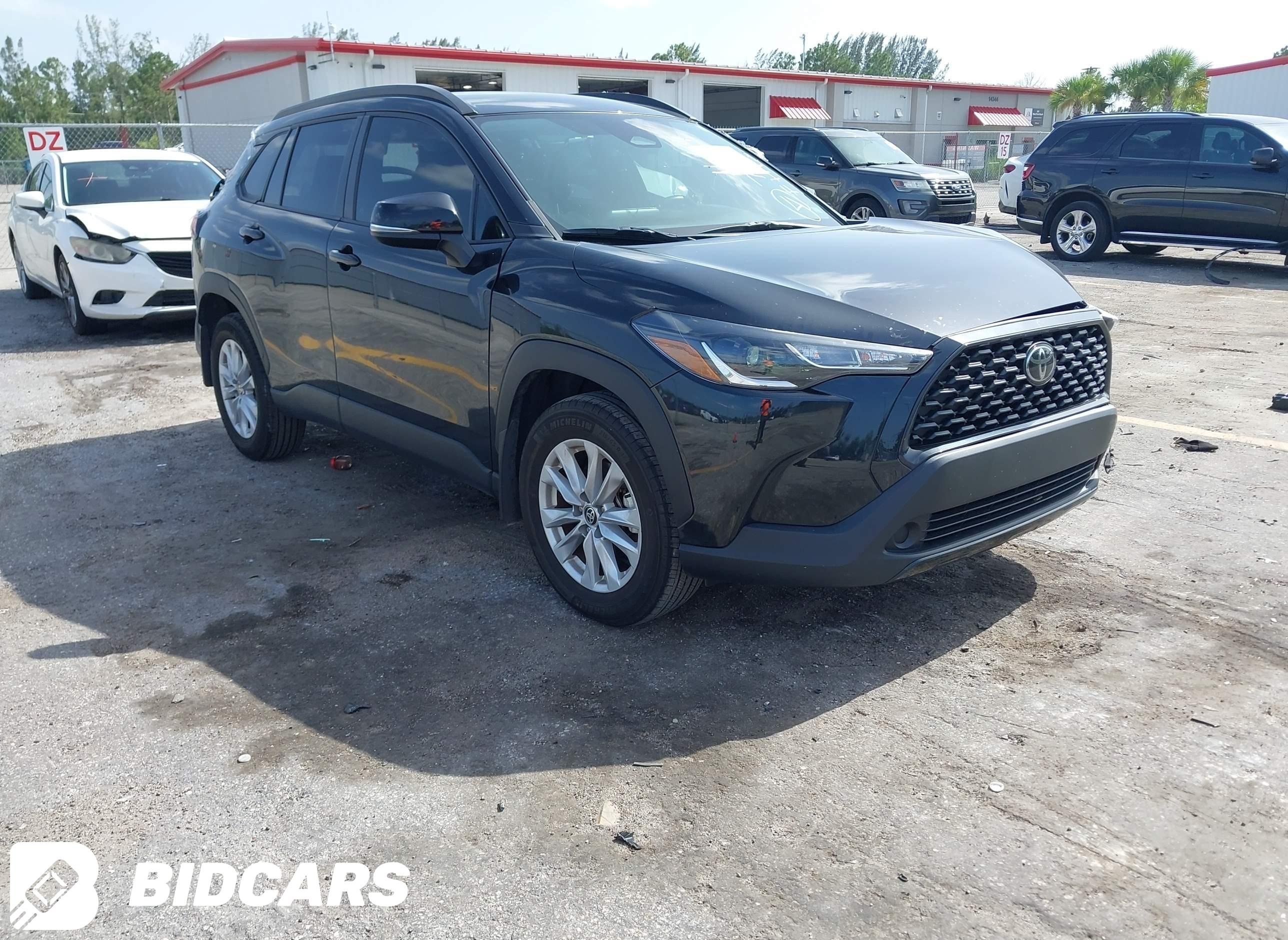 2024 Toyota Corolla Cross, LE