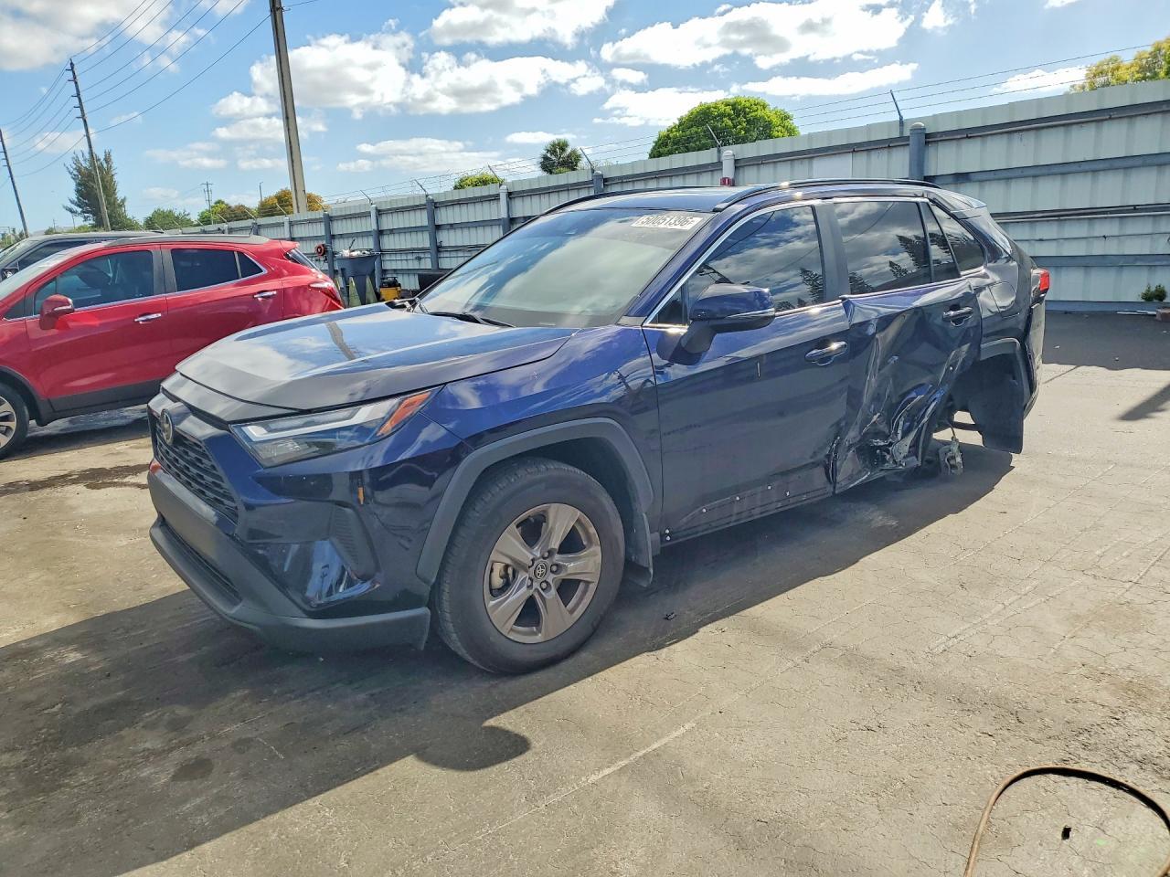 2025 Toyota RAV4, Xle