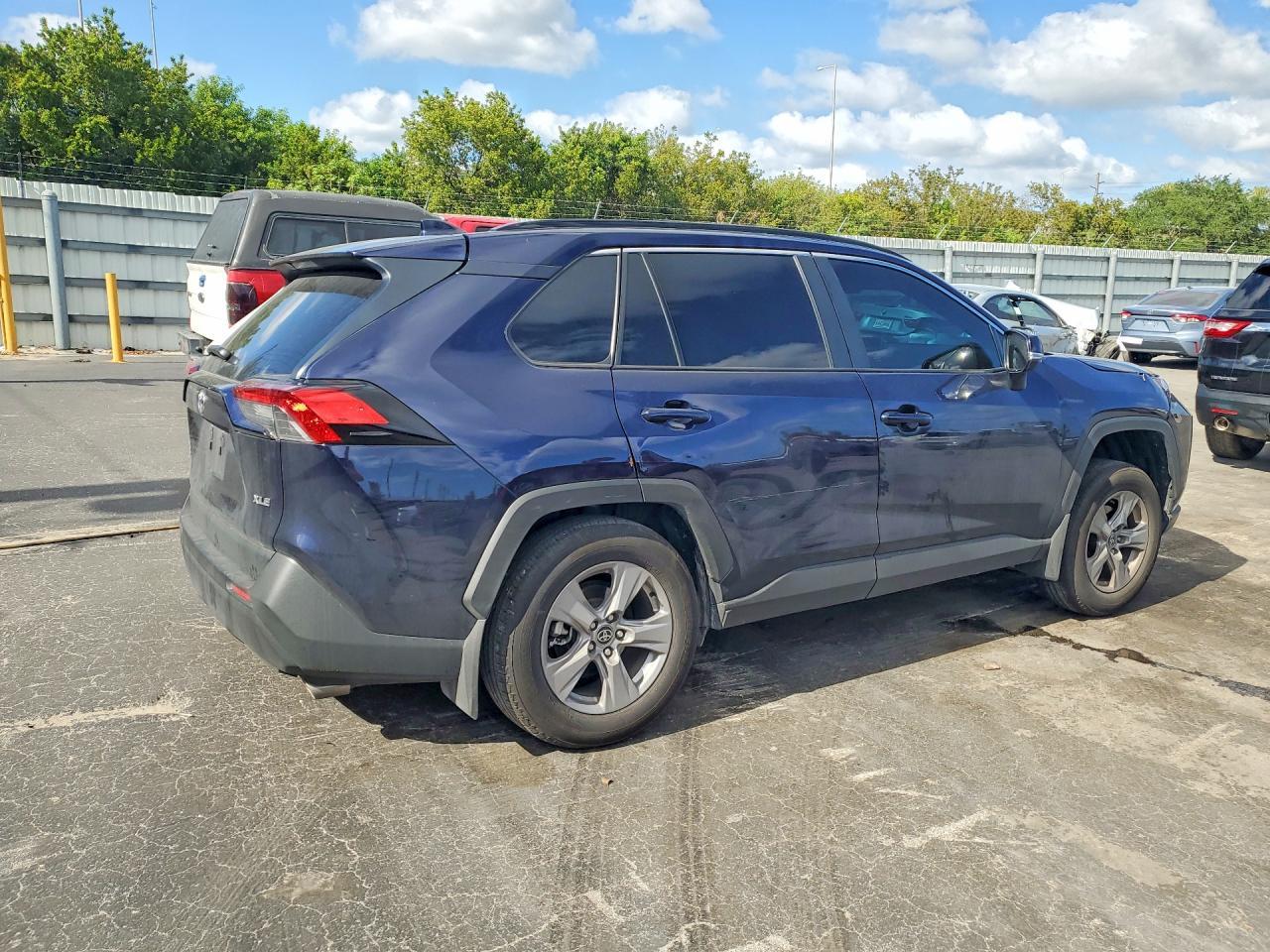 2025 Toyota RAV4, Xle