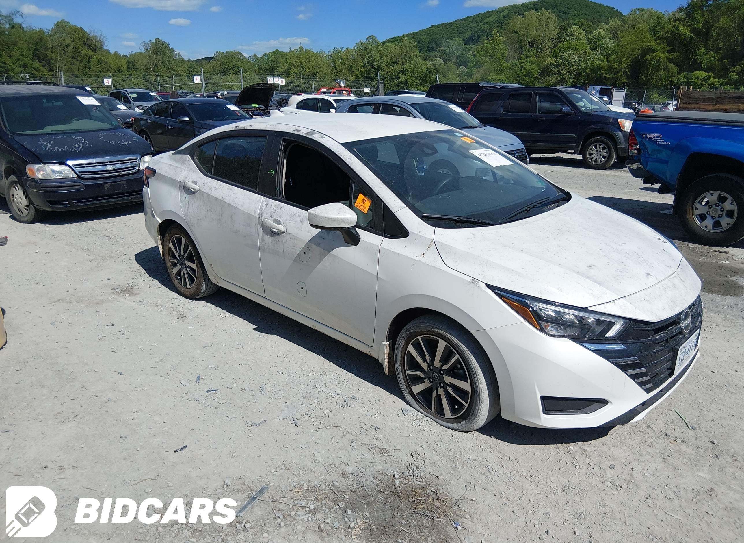 2025 Nissan Versa, 1.6 SV