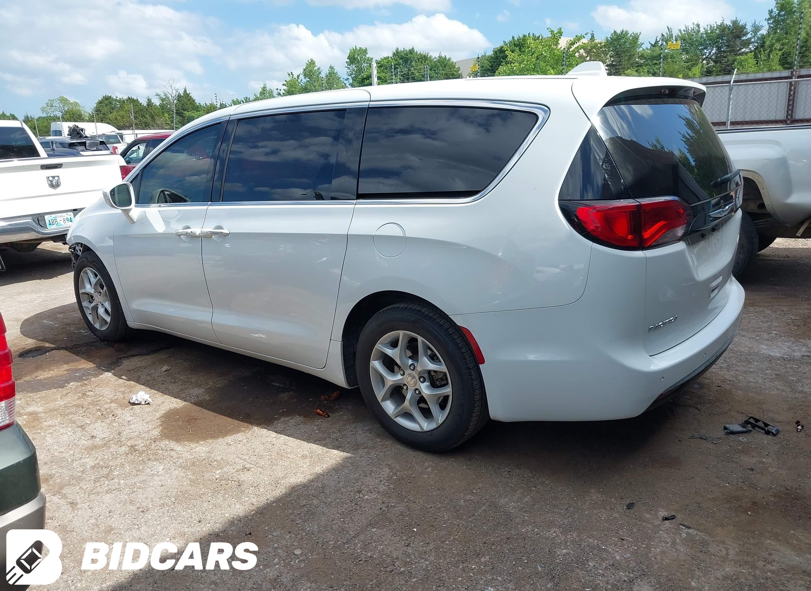 2018 Chrysler Pacifica, Touri...