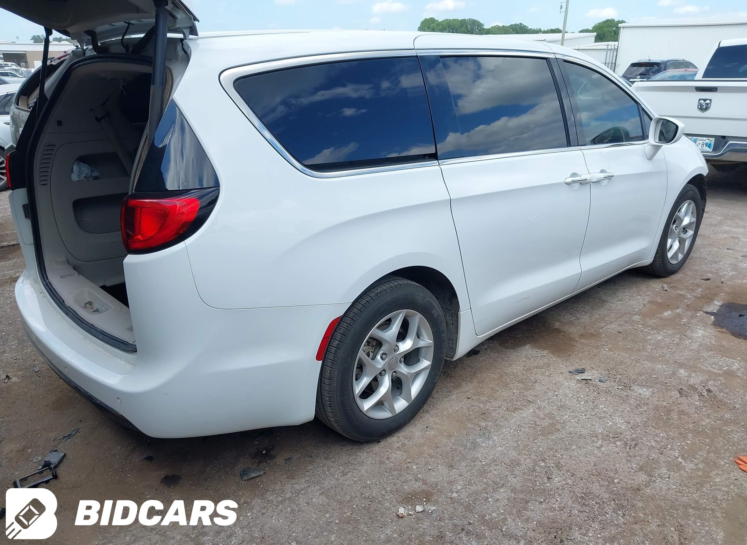 2018 Chrysler Pacifica, Touri...