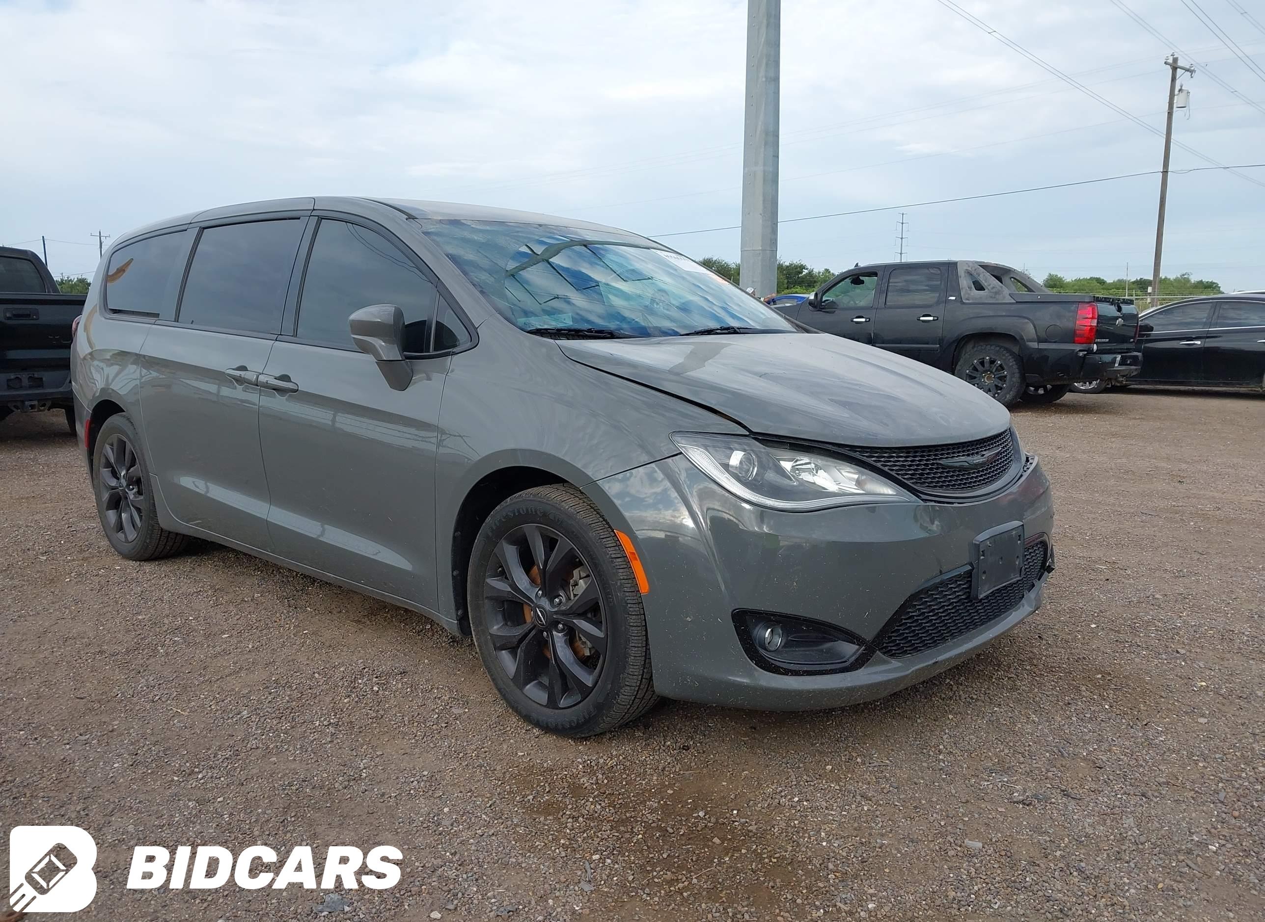 2020 Chrysler Pacifica, Touring