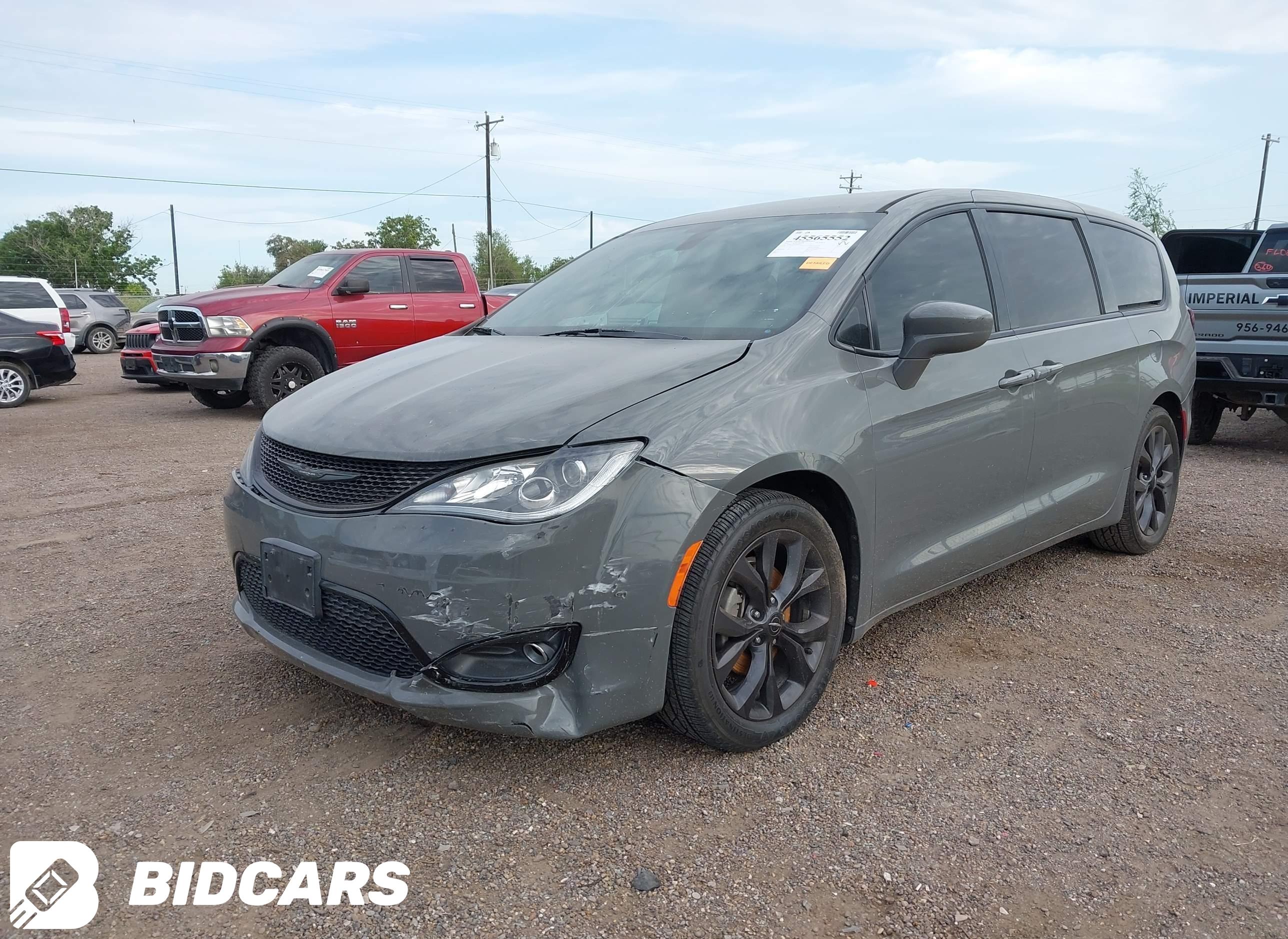 2020 Chrysler Pacifica, Touring