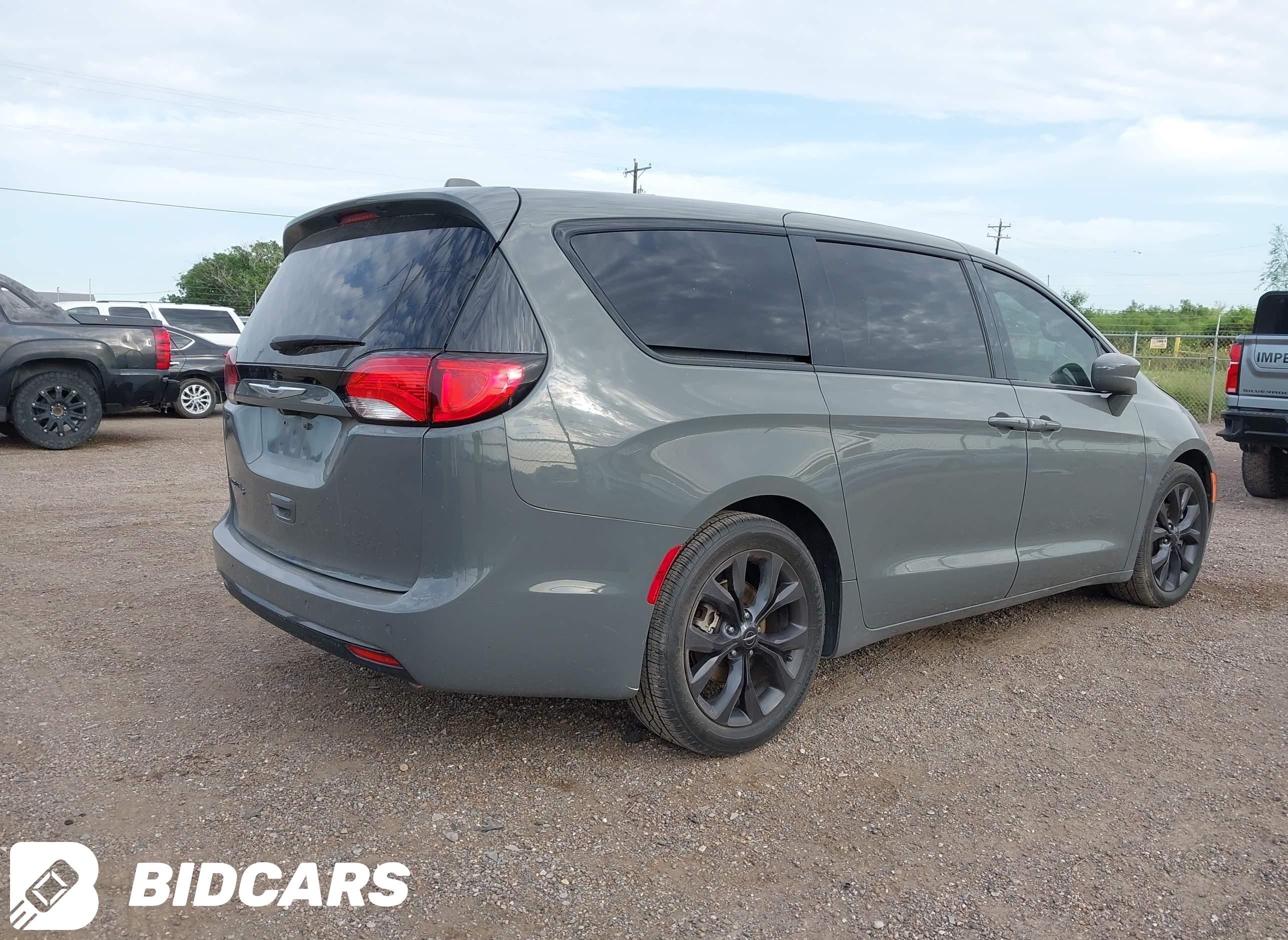 2020 Chrysler Pacifica, Touring