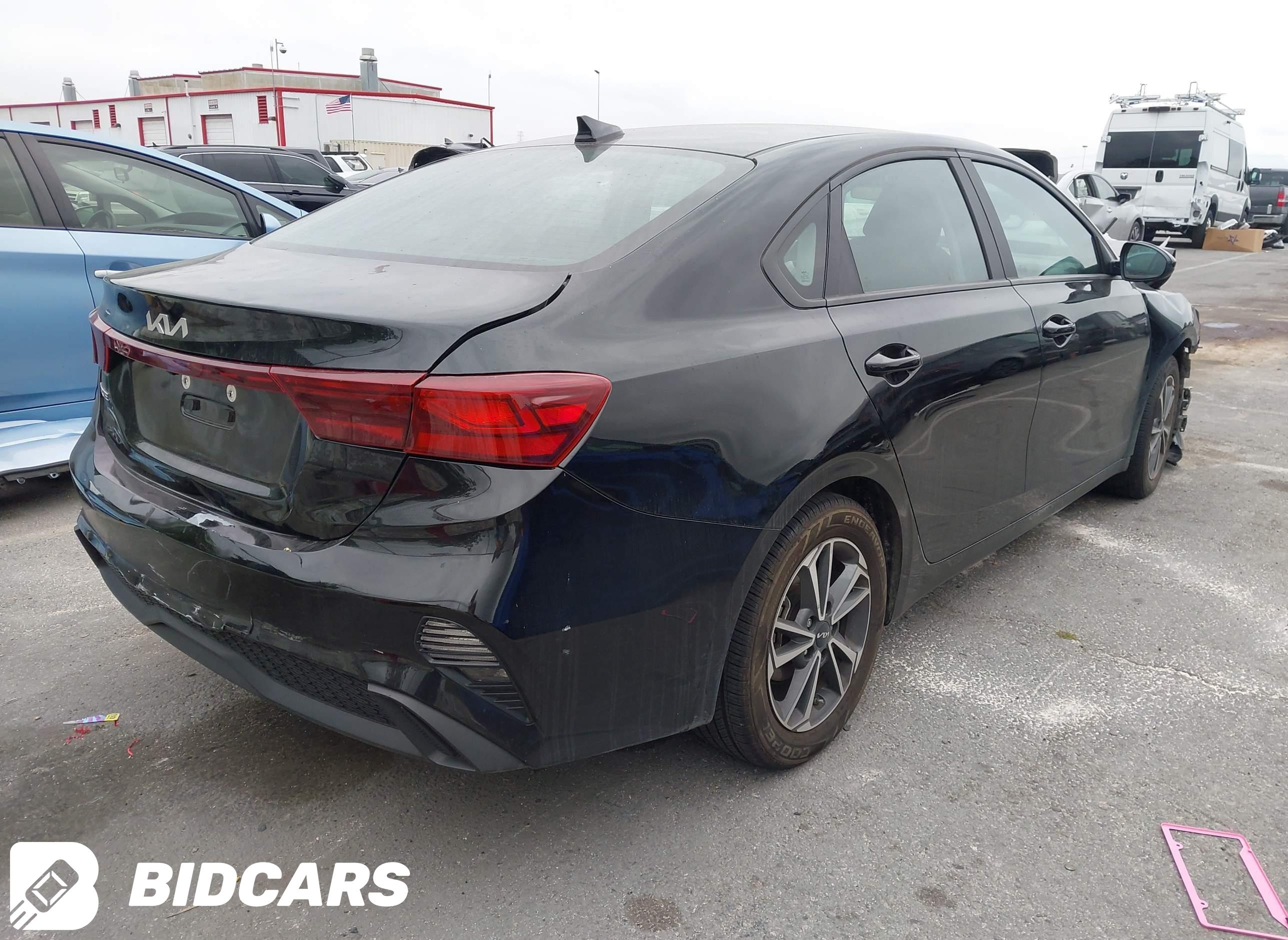 2023 KIA Forte, Lxs