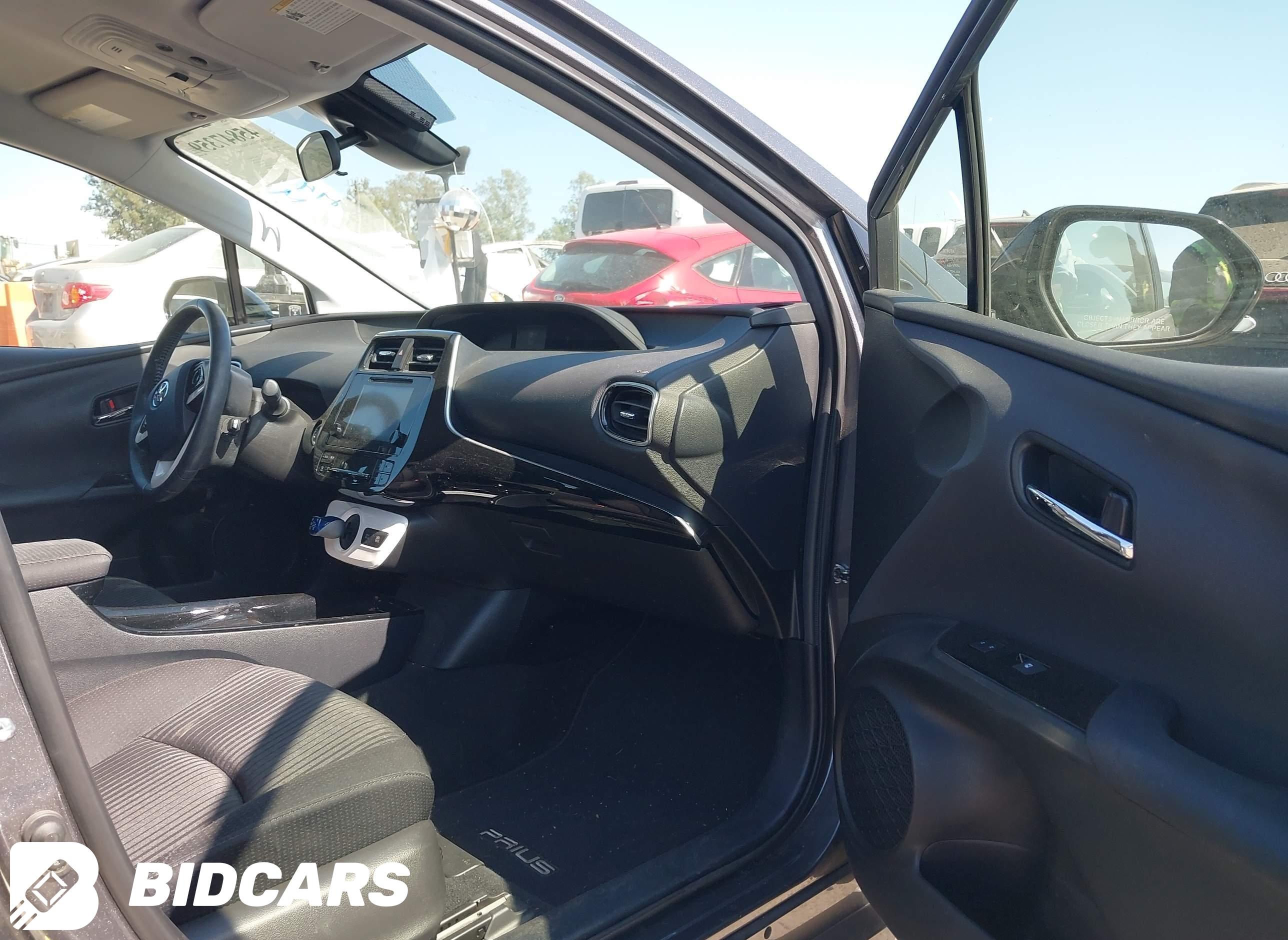 2018 Toyota Prius, Three