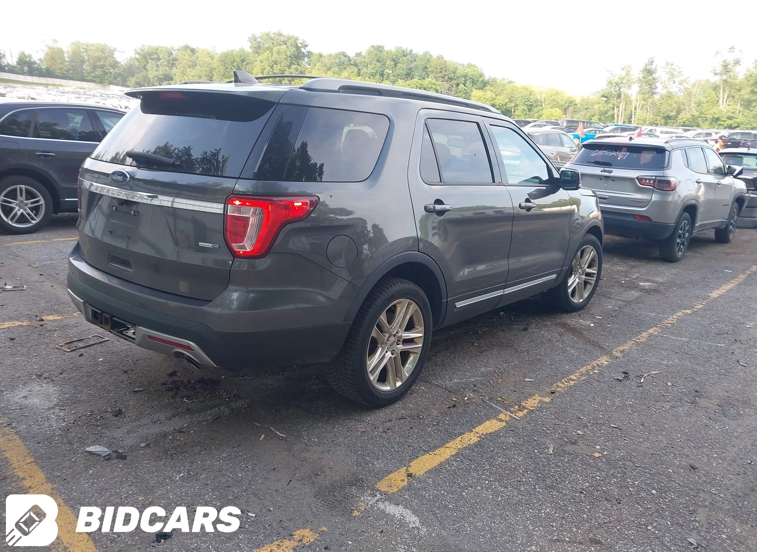 2016 Ford Explorer, Xlt