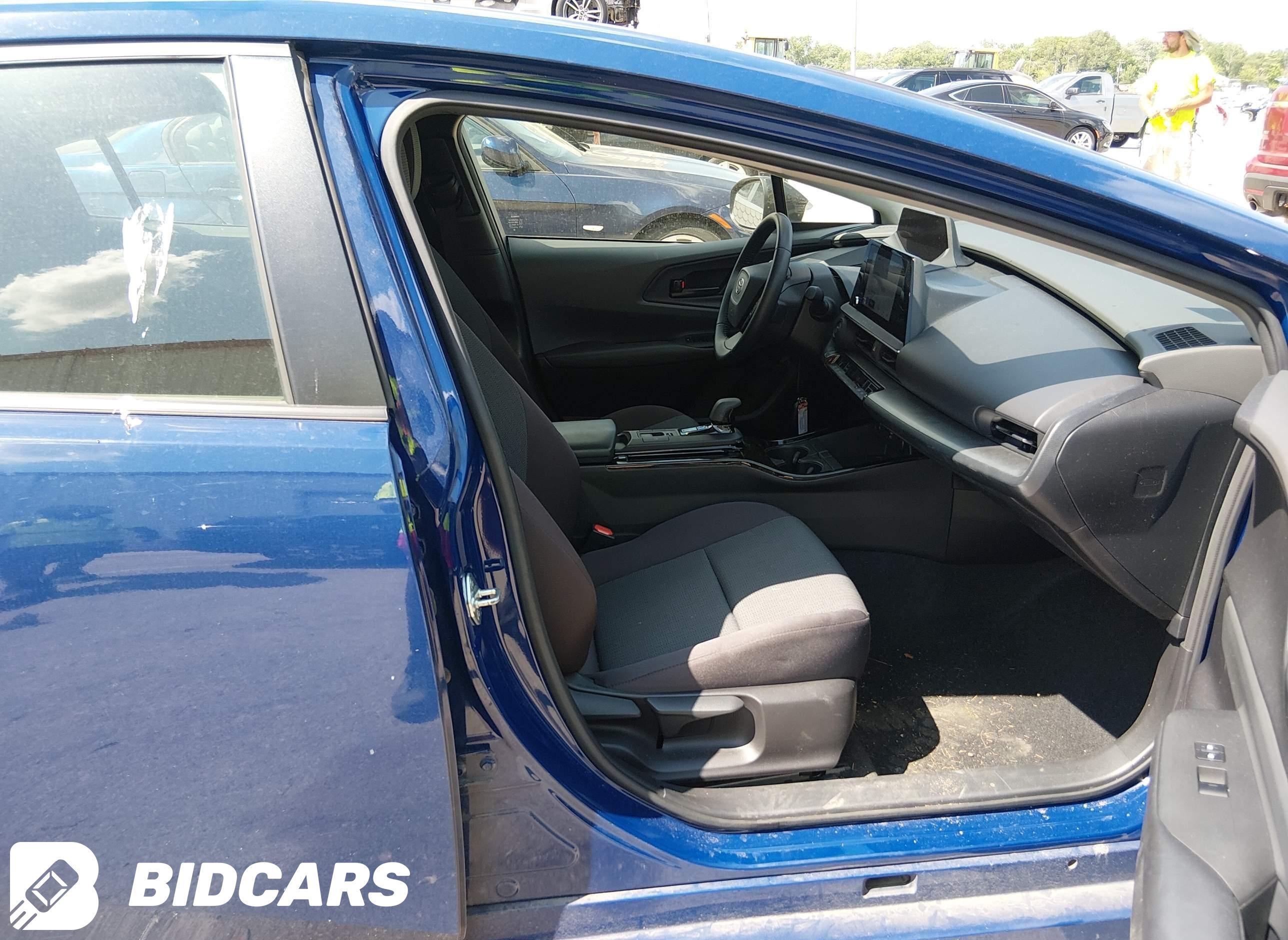 2023 Toyota Prius, LE