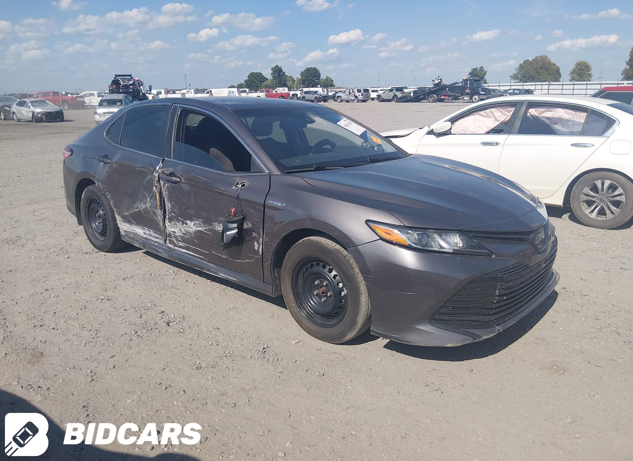 2019 Toyota Camry, Hybrid LE