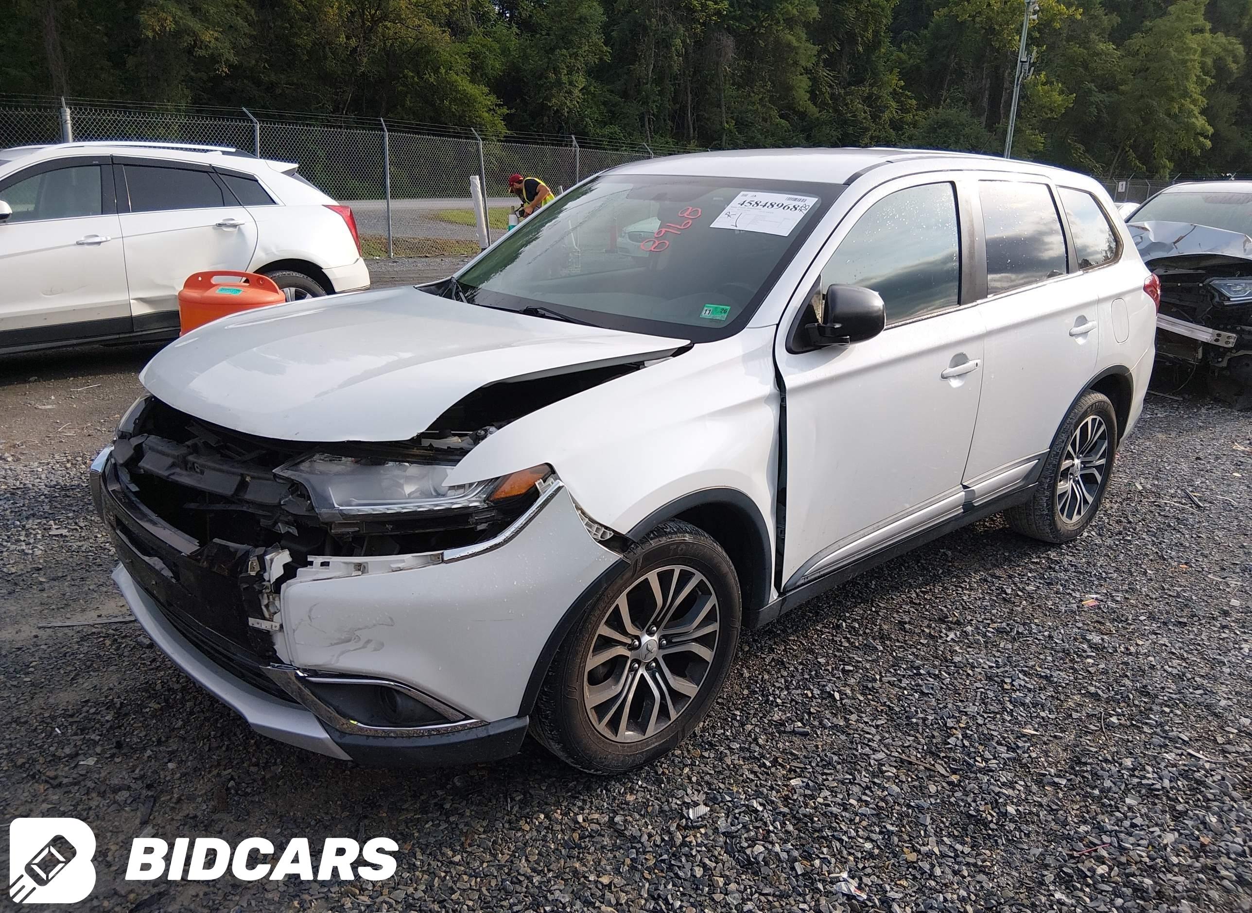 2016 Mitsubishi Outlander, ES