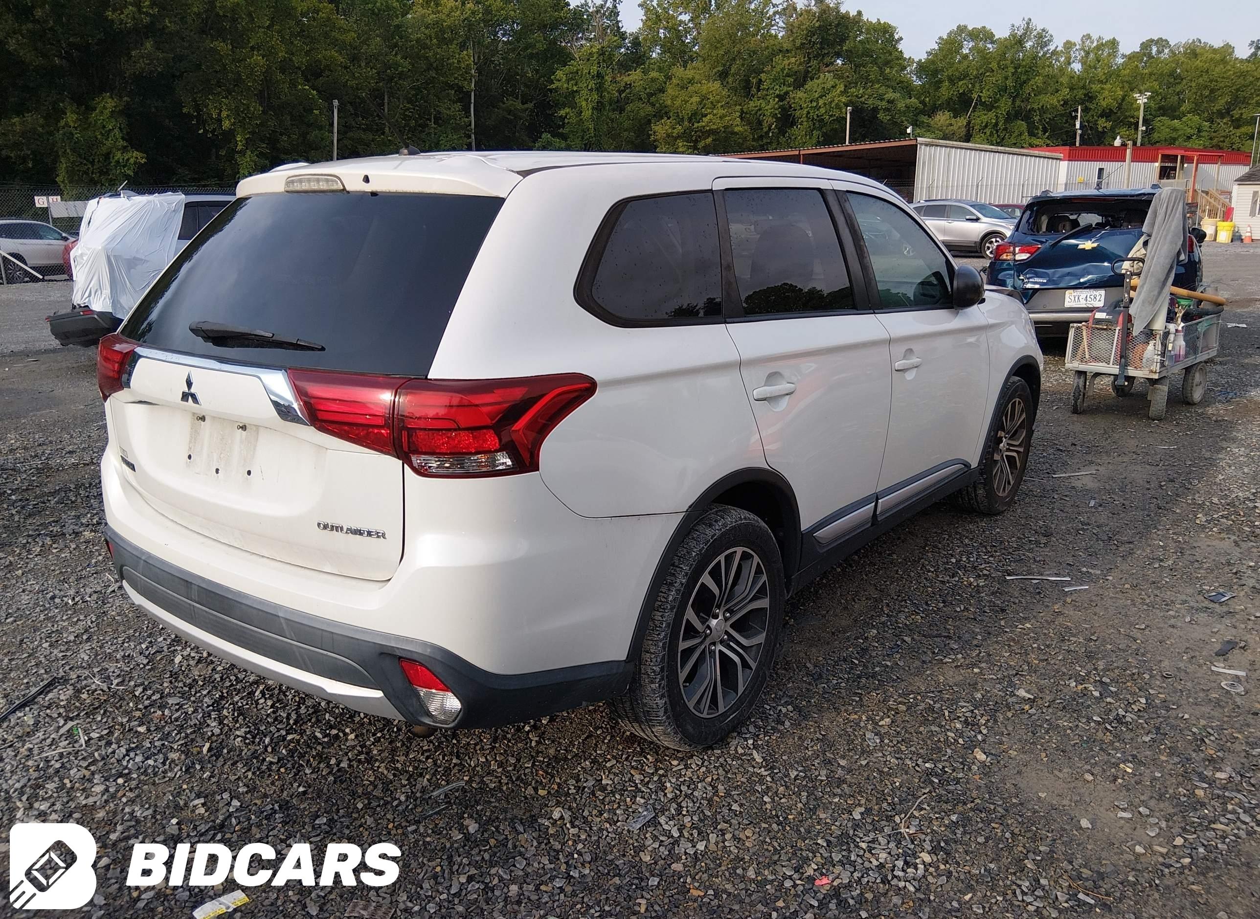 2016 Mitsubishi Outlander, ES