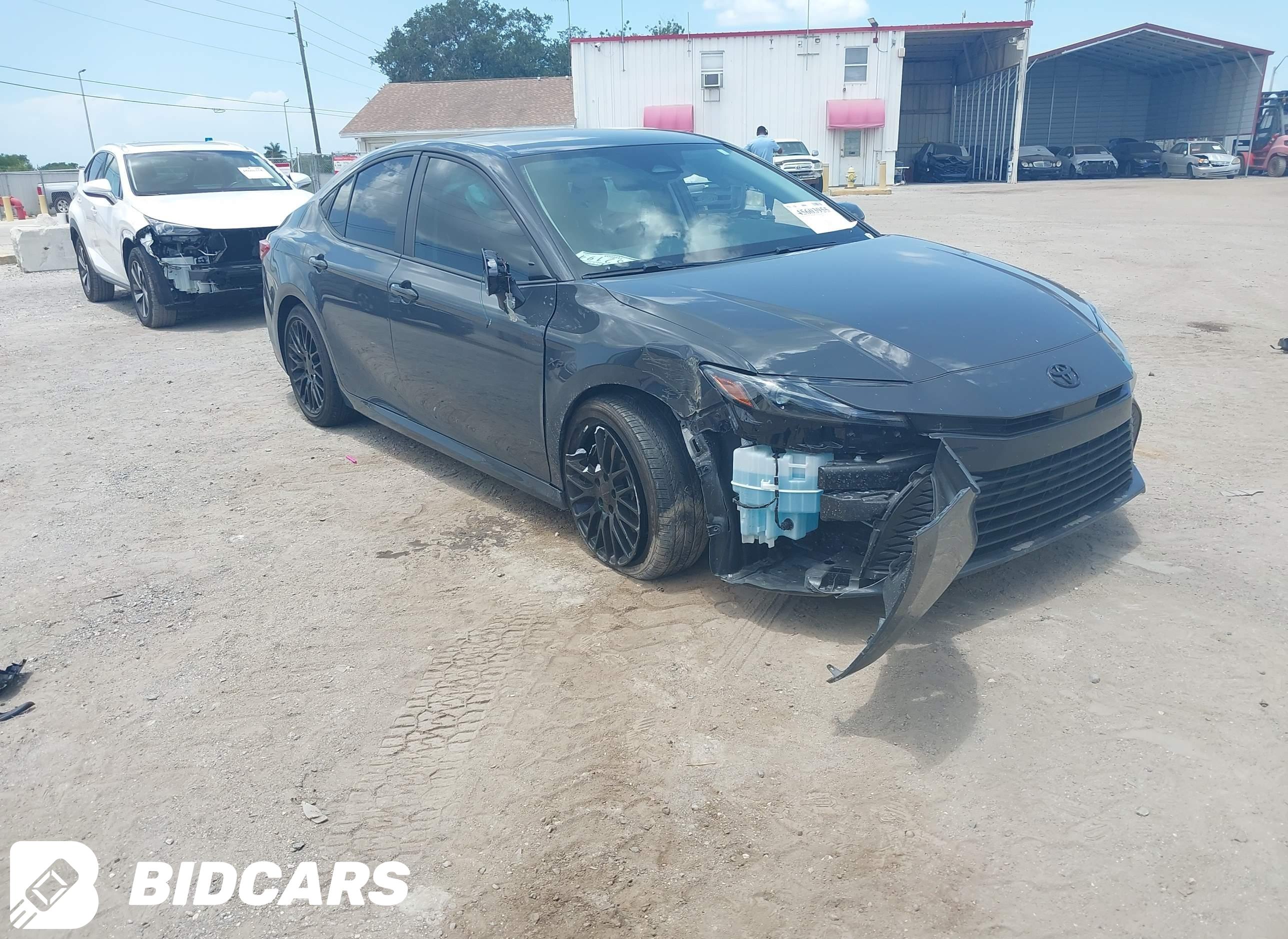 2025 Toyota Camry, LE