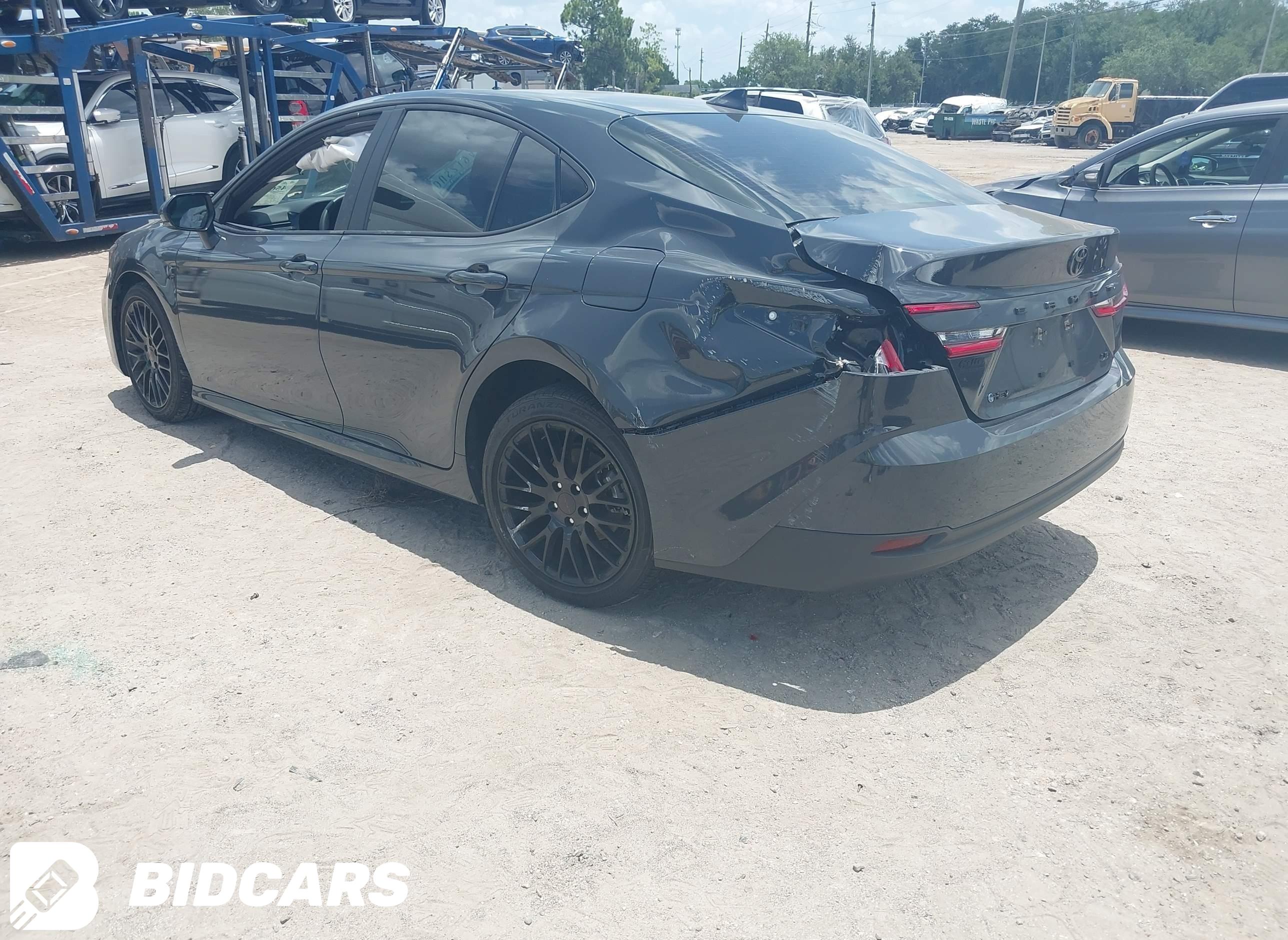 2025 Toyota Camry, LE