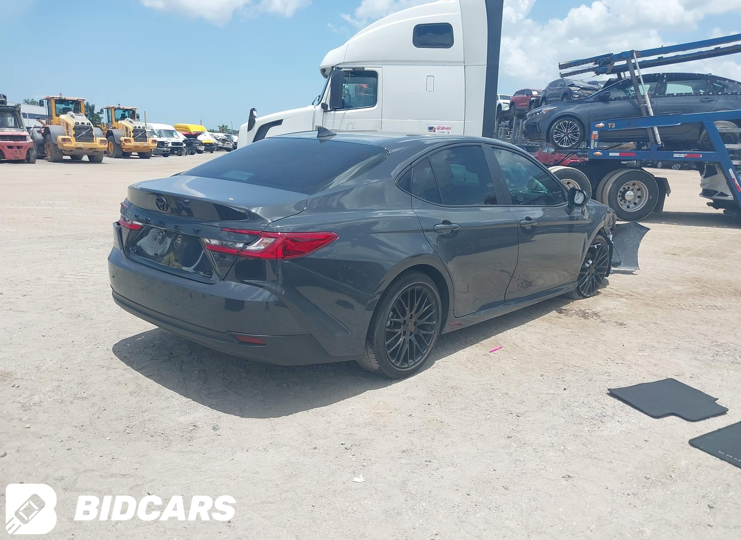 2025 Toyota Camry, LE