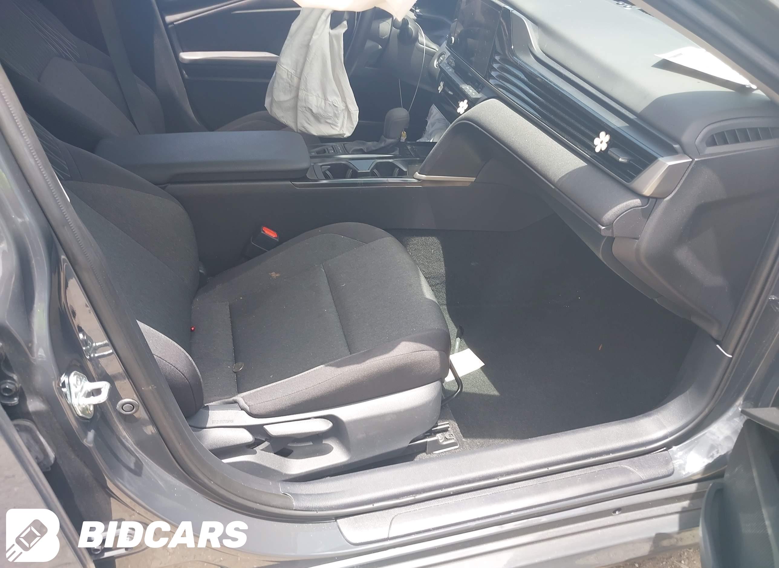 2025 Toyota Camry, LE