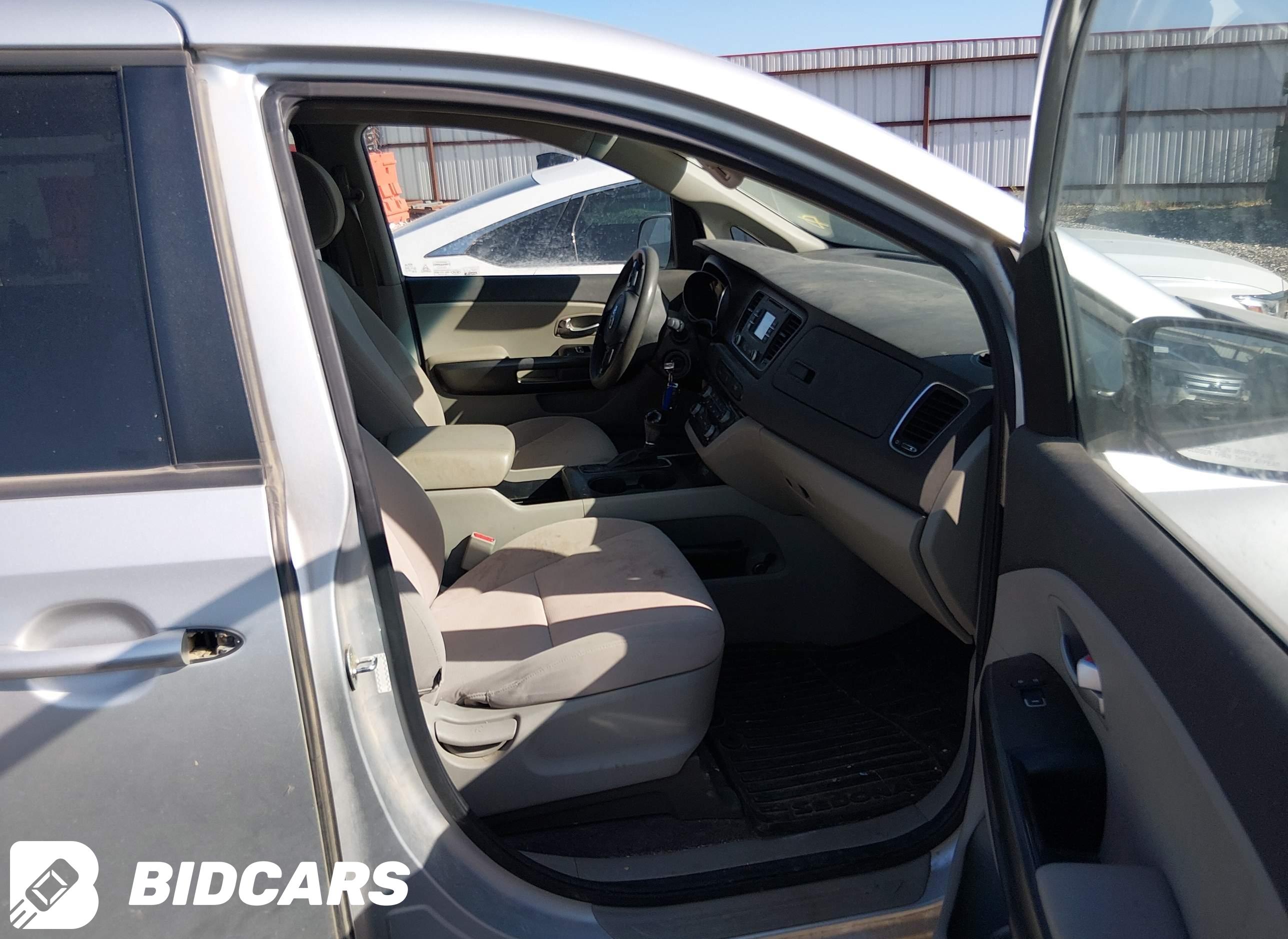 2015 KIA Sedona, LX
