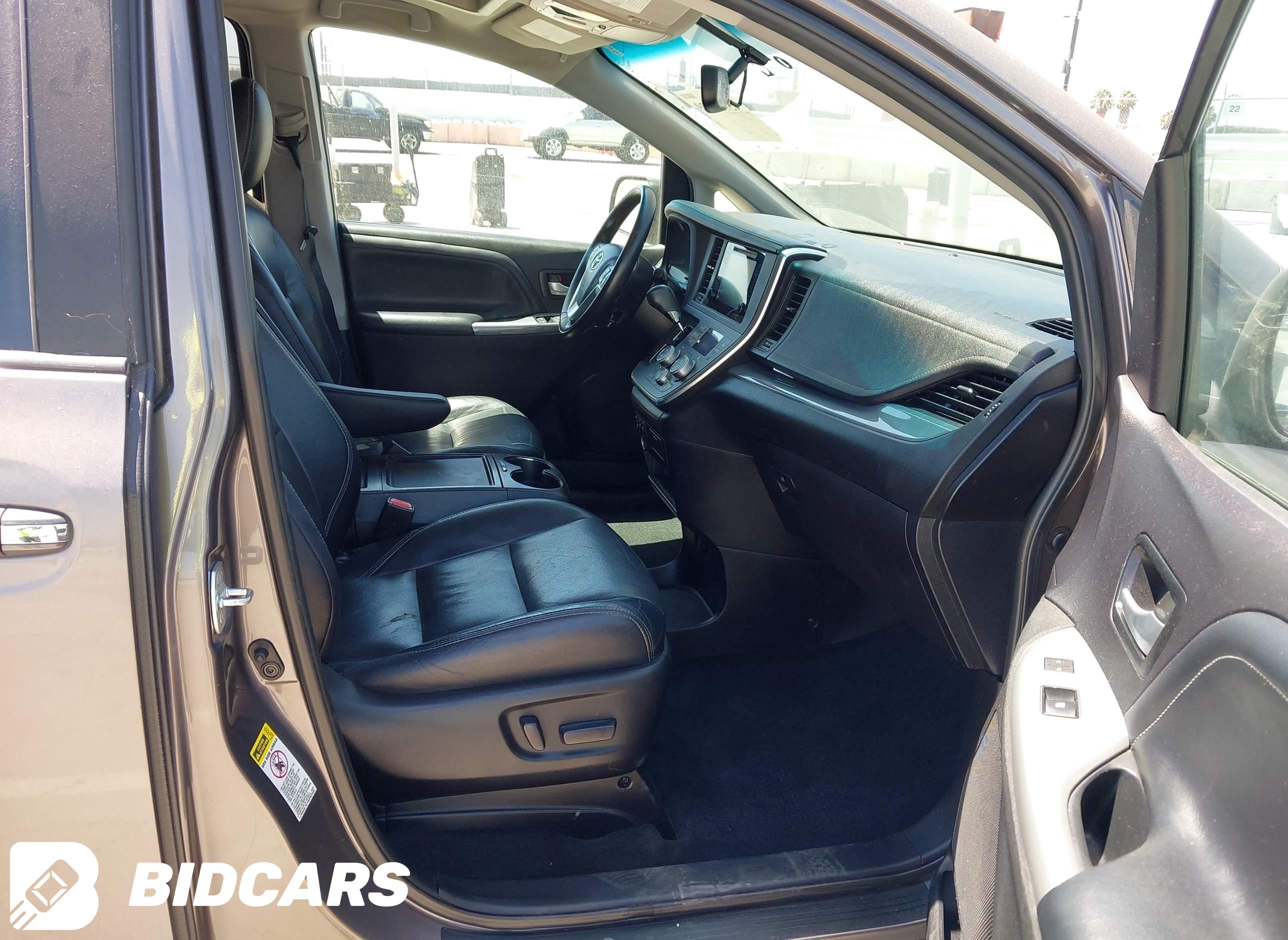 2015 Toyota Sienna, Se 8 Pass...