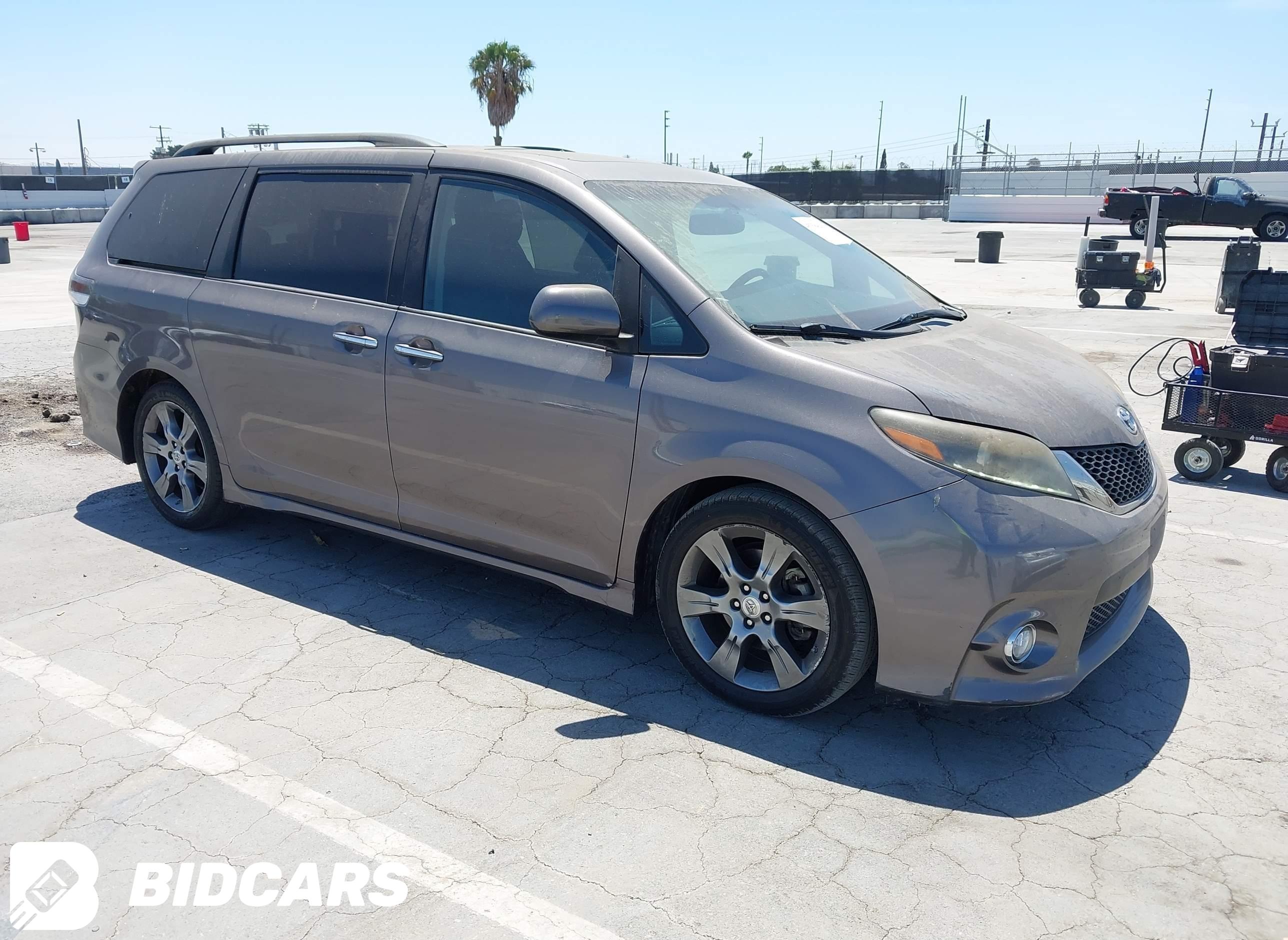 2015 Toyota Sienna, Se 8 Pass...