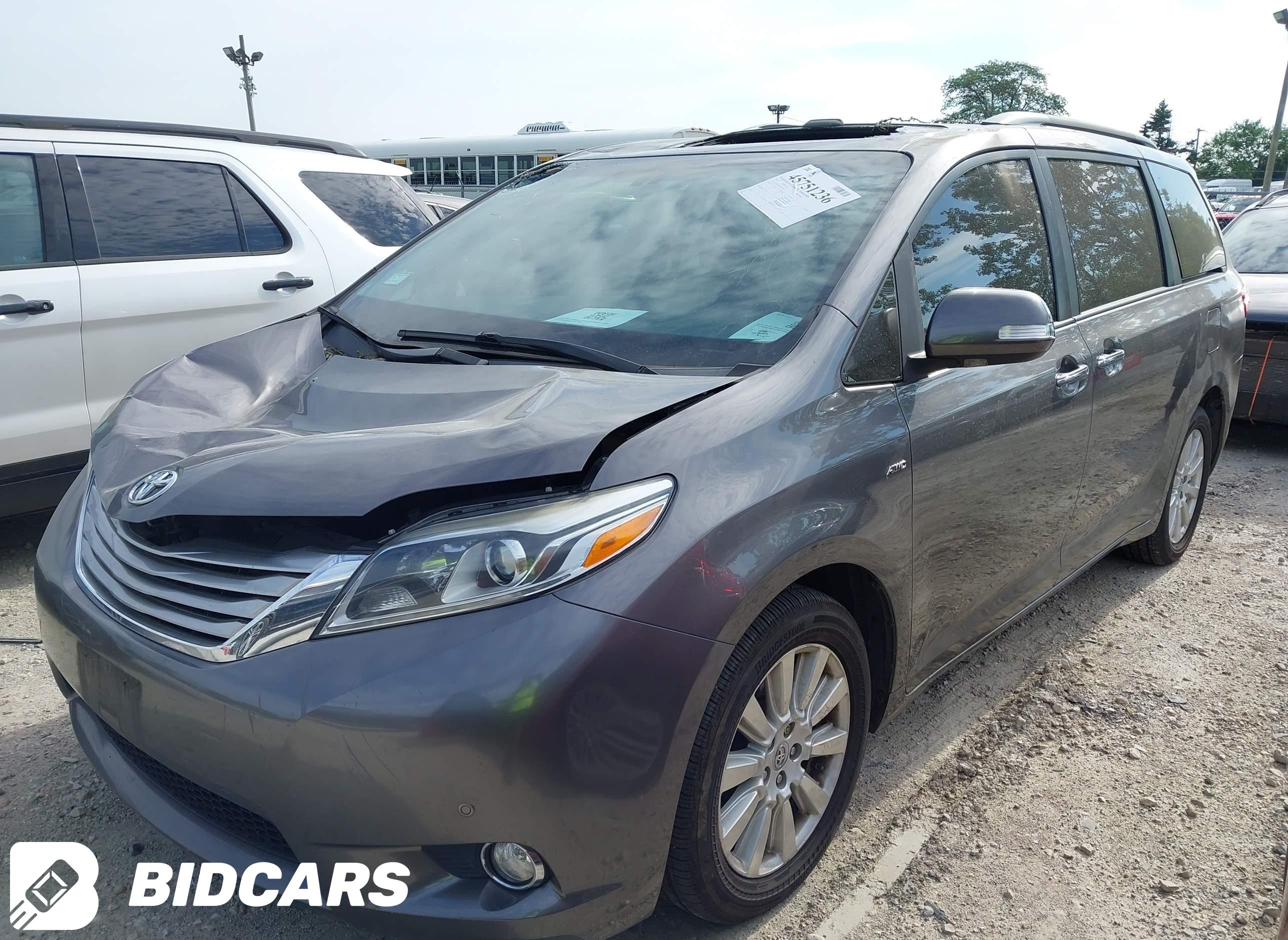 2017 Toyota Sienna, Limited P...