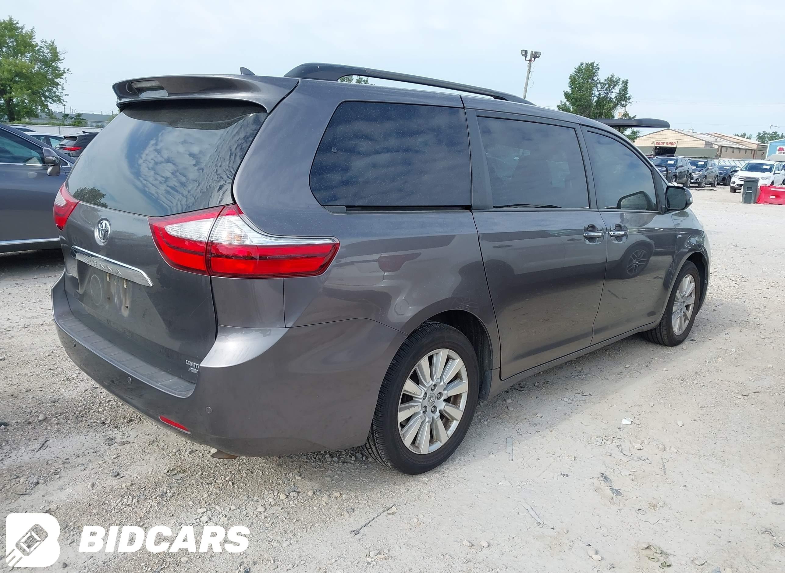 2017 Toyota Sienna, Limited P...