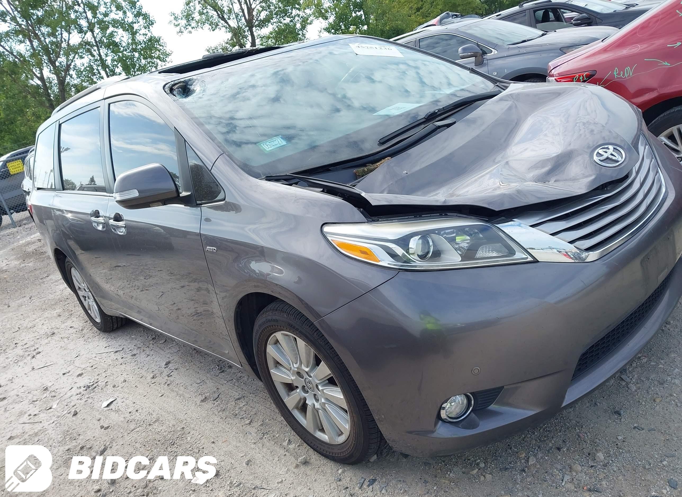 2017 Toyota Sienna, Limited P...
