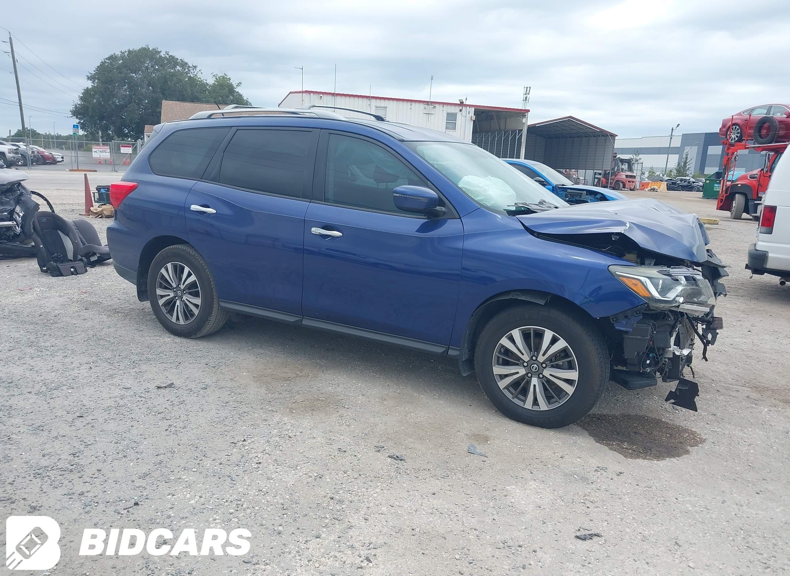 2017 Nissan Pathfinder, S