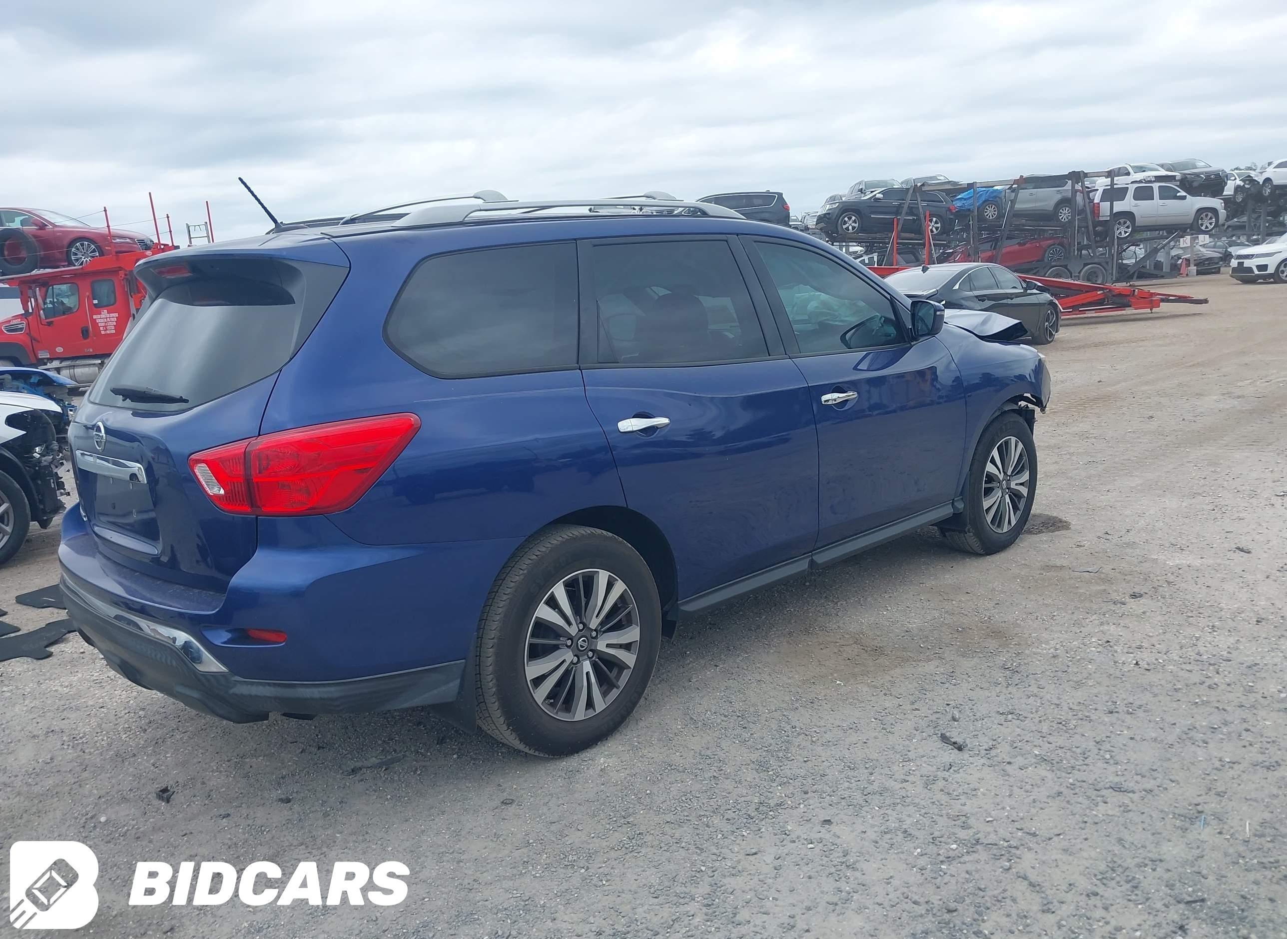 2017 Nissan Pathfinder, S
