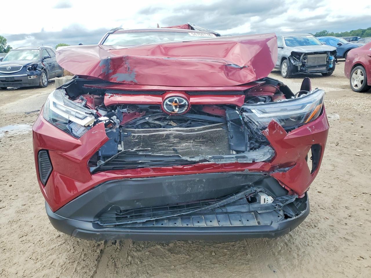 2023 Toyota RAV4, Xle