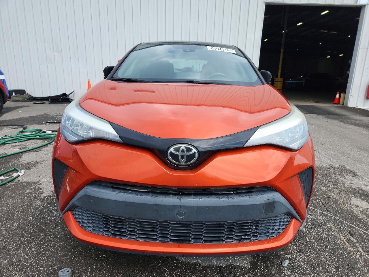 2020 Toyota C-HR, Xle