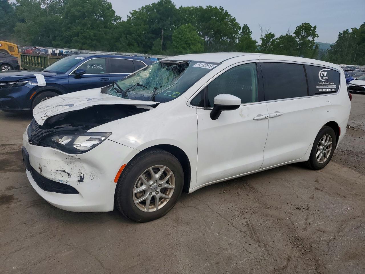 2022 Chrysler Voyager, LX