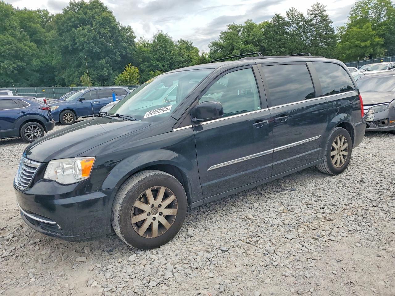 2015 Chrysler Town and Countr...
