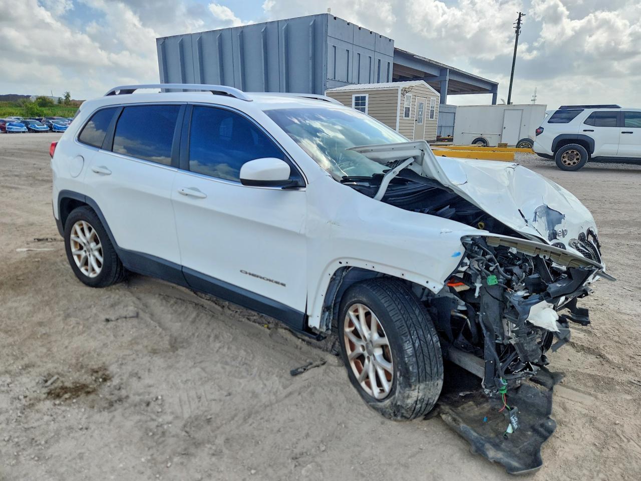 2016 Jeep Cherokee, Latitude