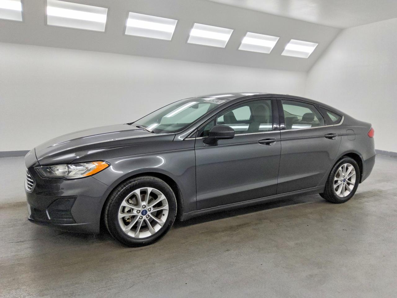 2020 Ford Fusion, SE