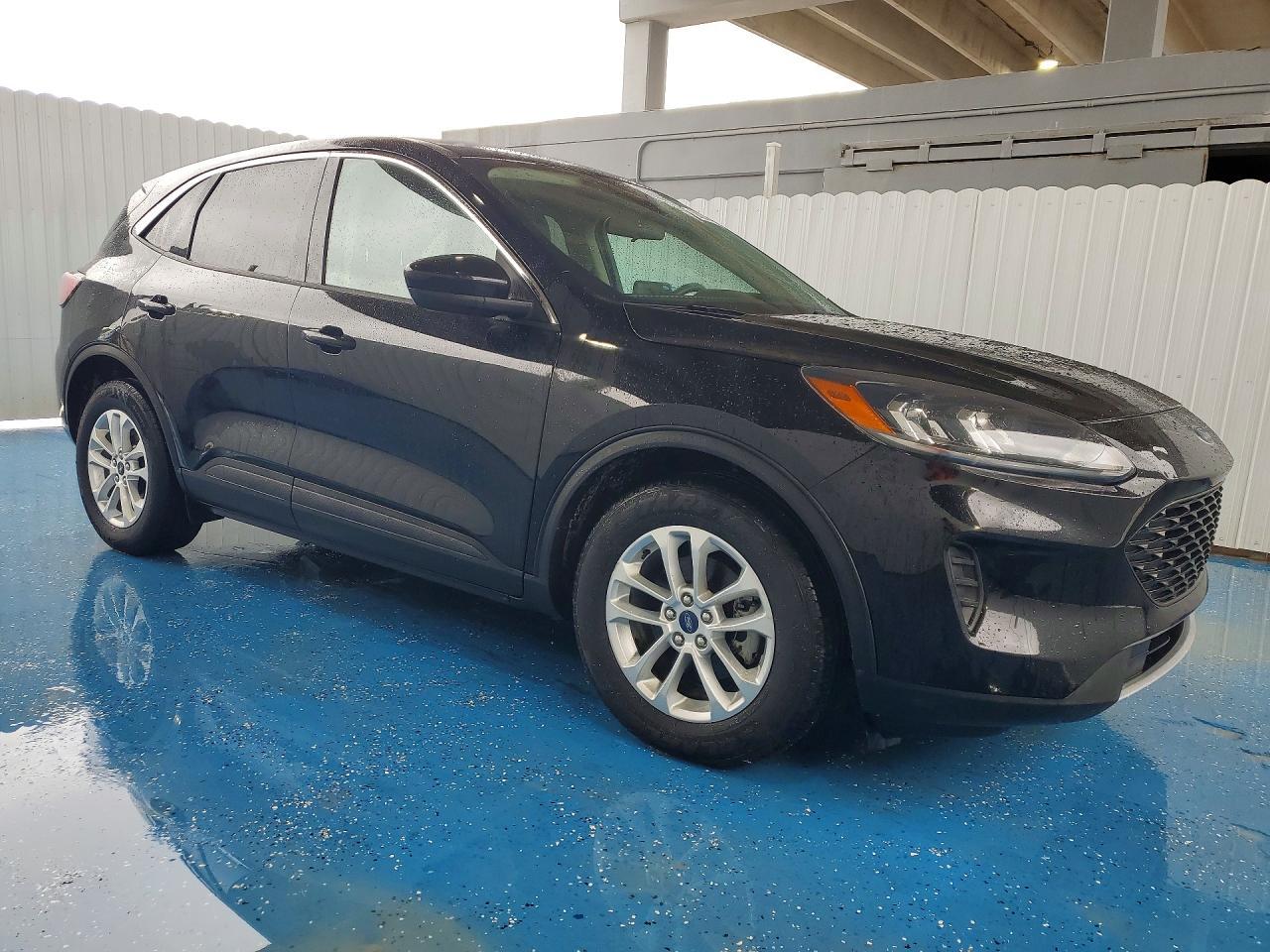 2020 Ford Escape, SE