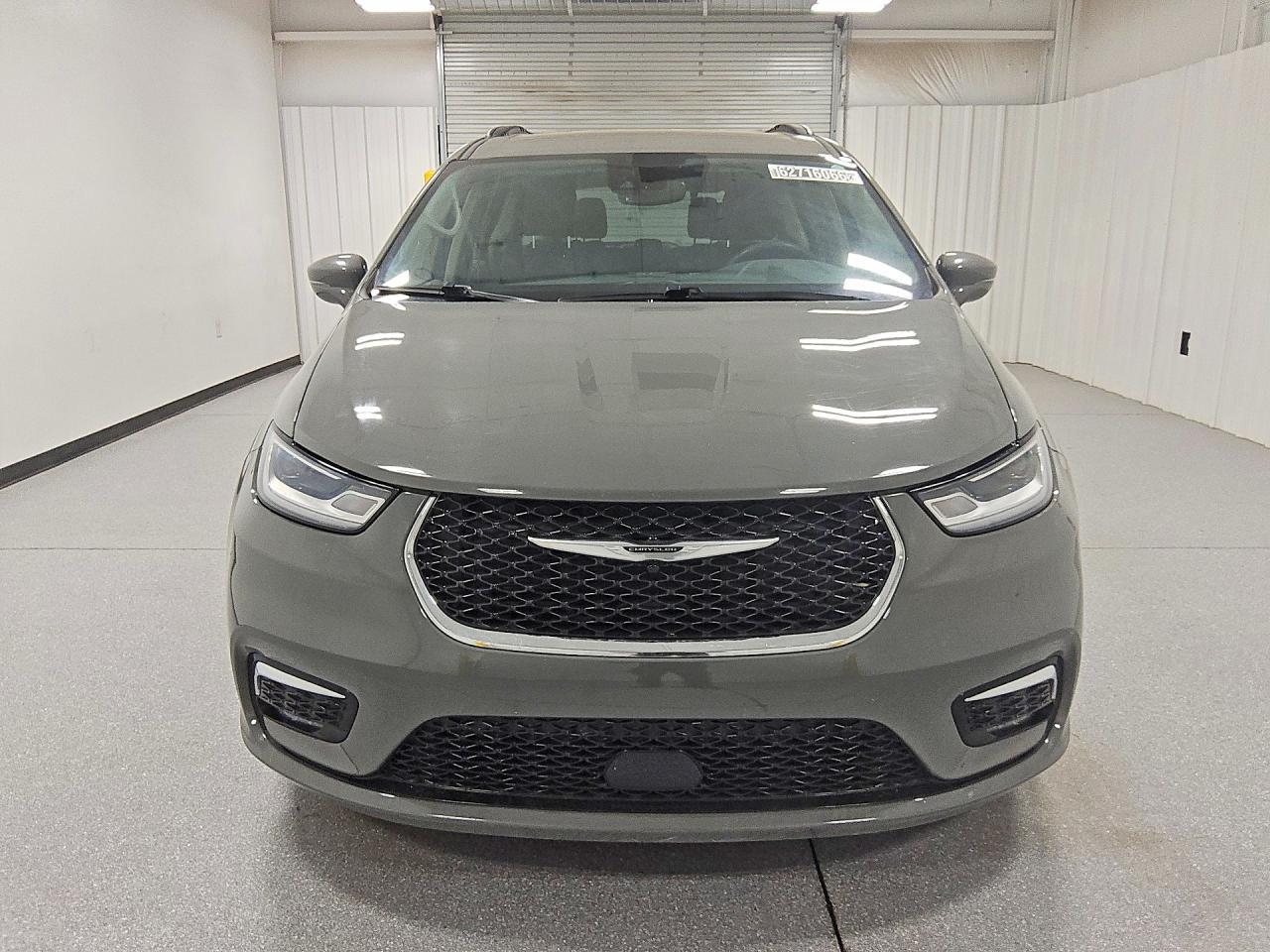 2022 Chrysler Pacifica, Touri...