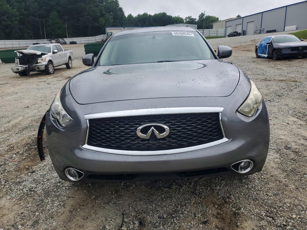 2017 Infiniti QX70, Base