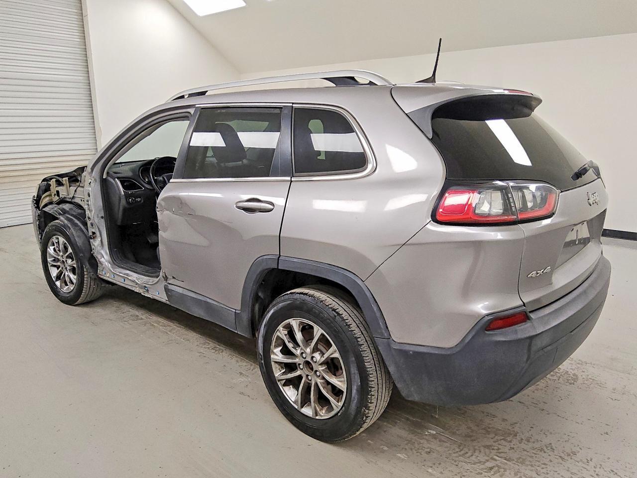 2019 Jeep Cherokee, Latitude...