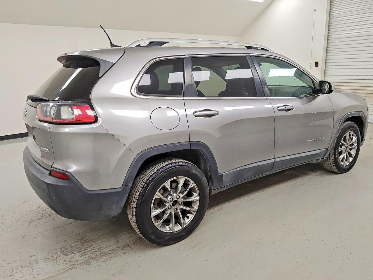 2019 Jeep Cherokee, Latitude...
