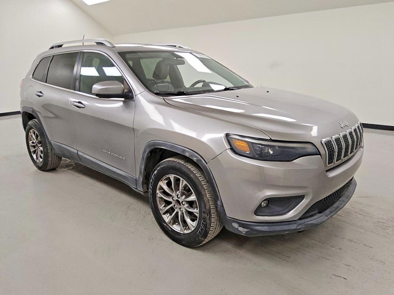 2019 Jeep Cherokee, Latitude...