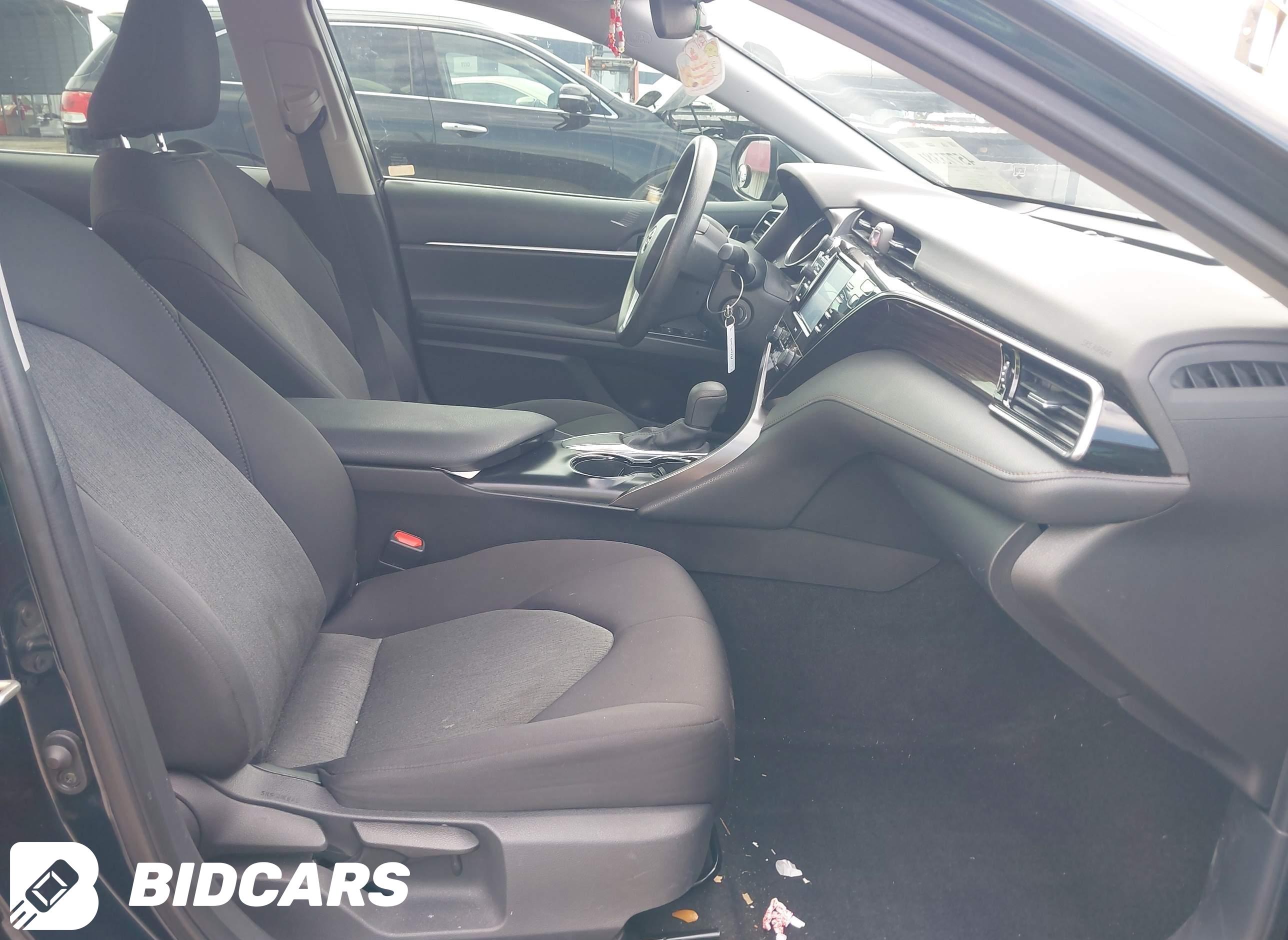 2020 Toyota Camry, LE