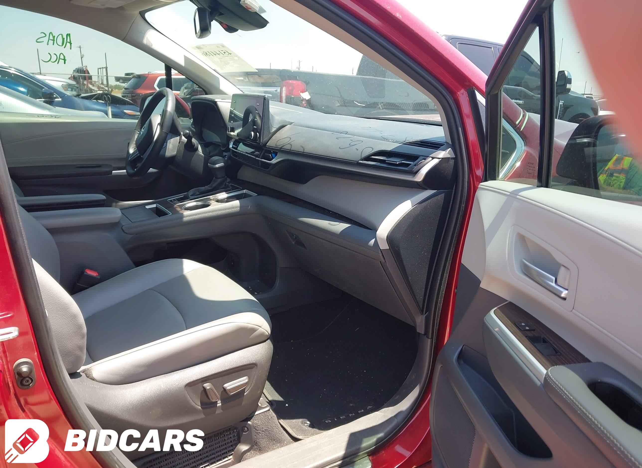 2022 Toyota Sienna, Xle