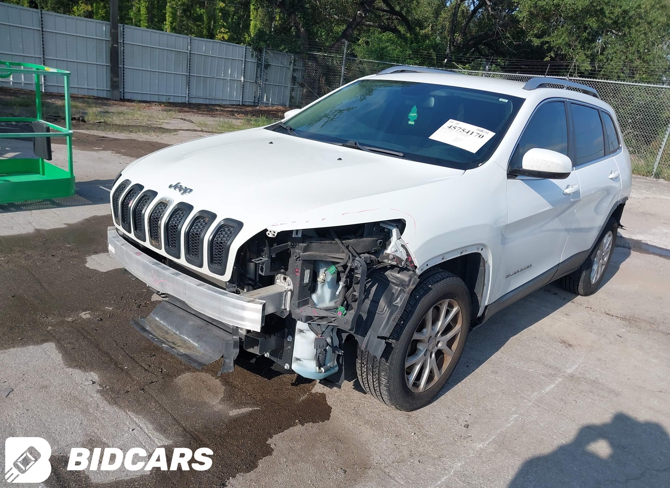 2016 Jeep Cherokee, Latitude