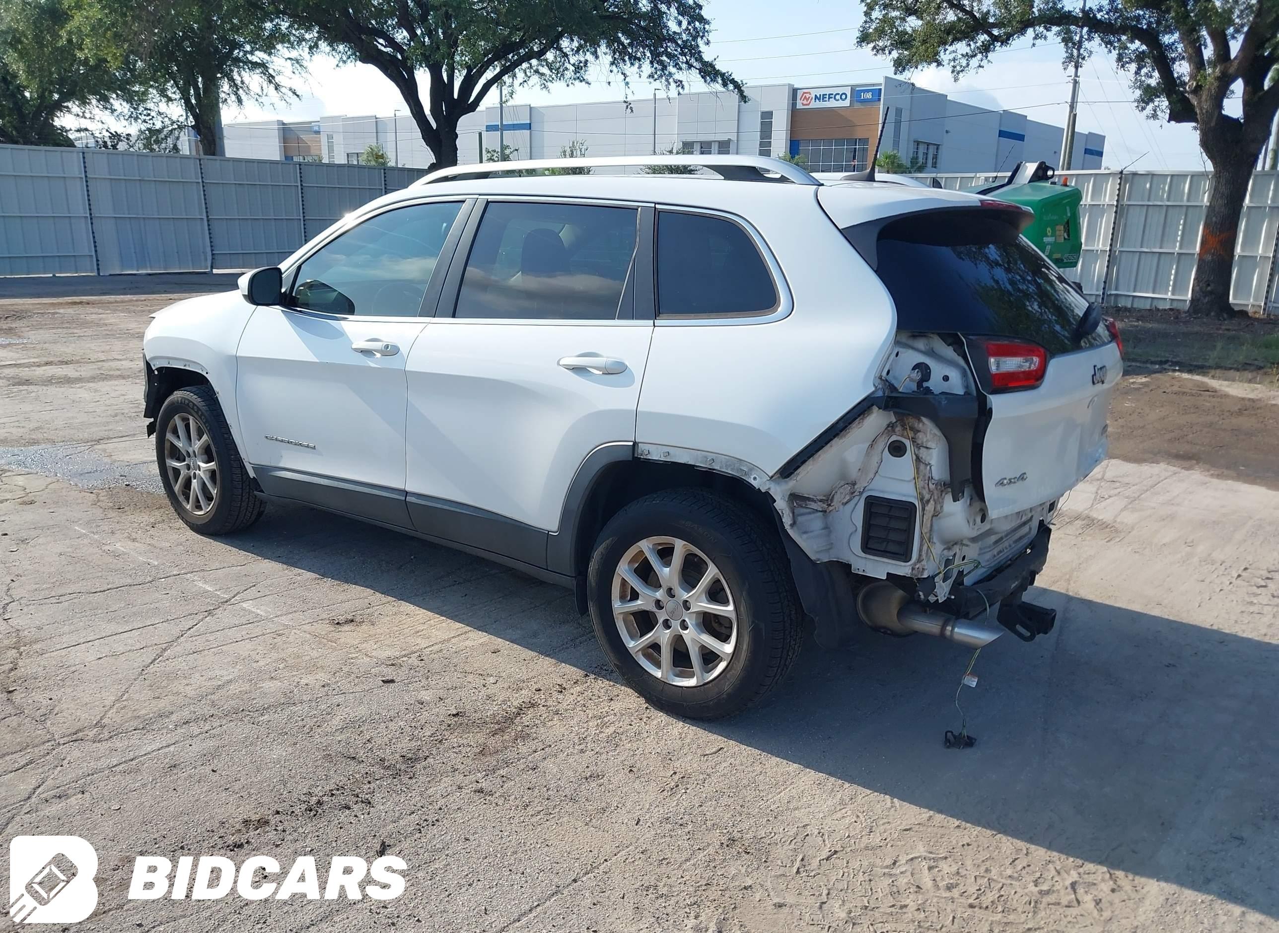 2016 Jeep Cherokee, Latitude