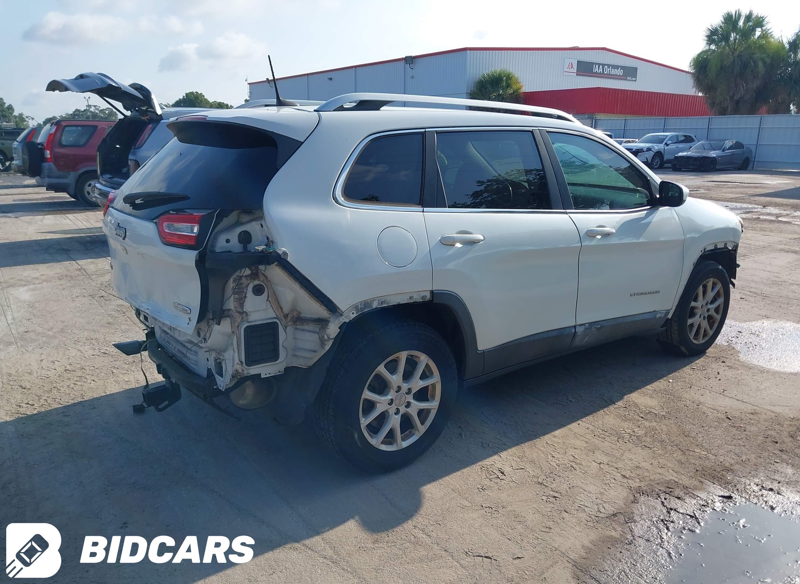 2016 Jeep Cherokee, Latitude