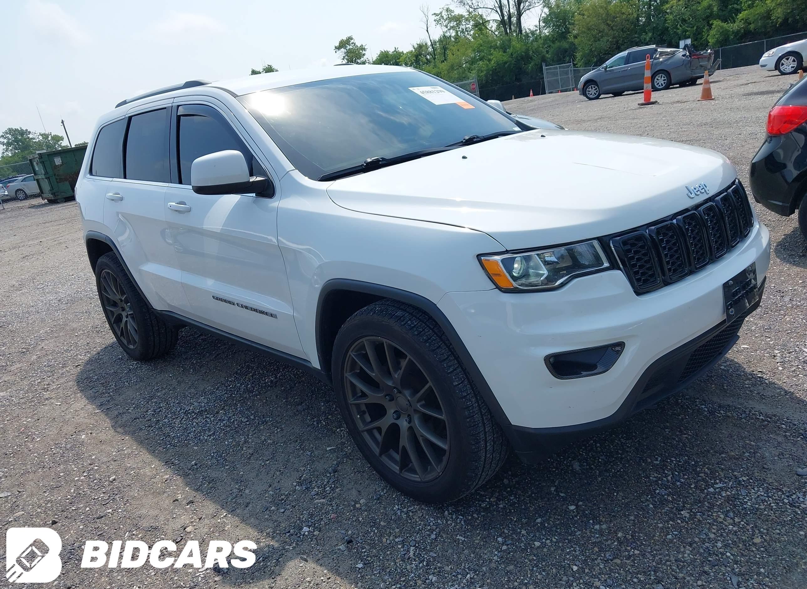 2020 Jeep Grand Cherokee, Laredo