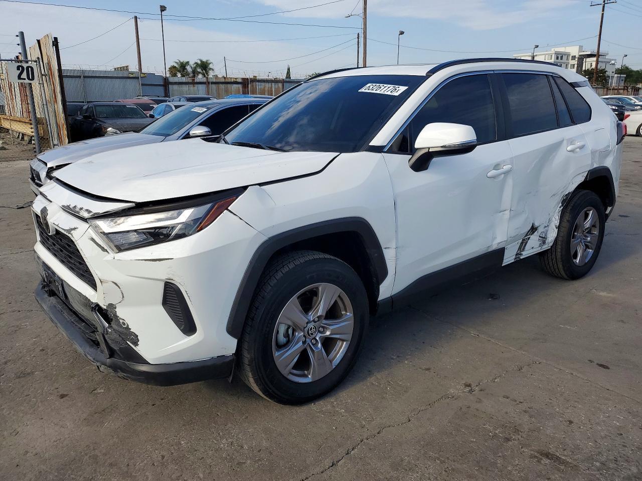 2025 Toyota RAV4, Xle