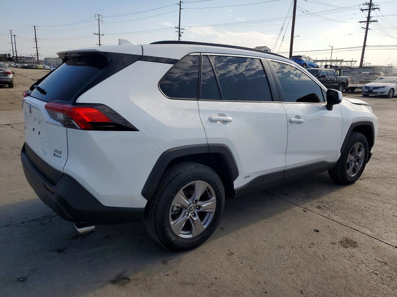 2025 Toyota RAV4, Xle