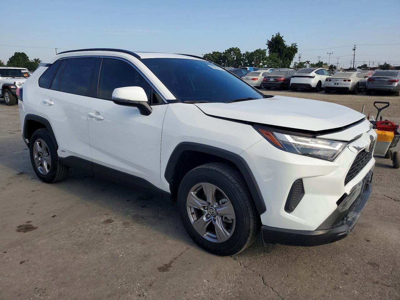 2025 Toyota RAV4, Xle