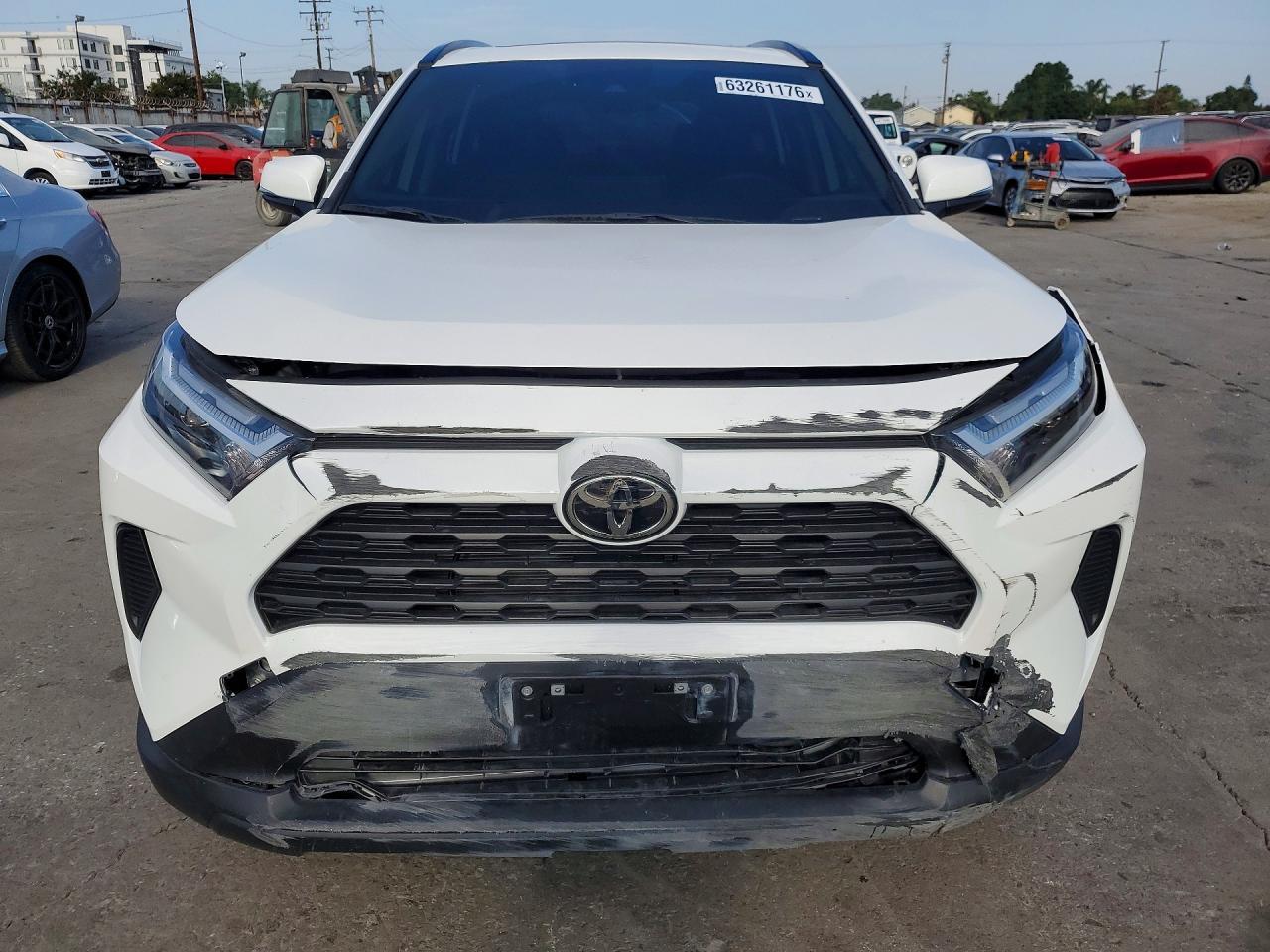 2025 Toyota RAV4, Xle